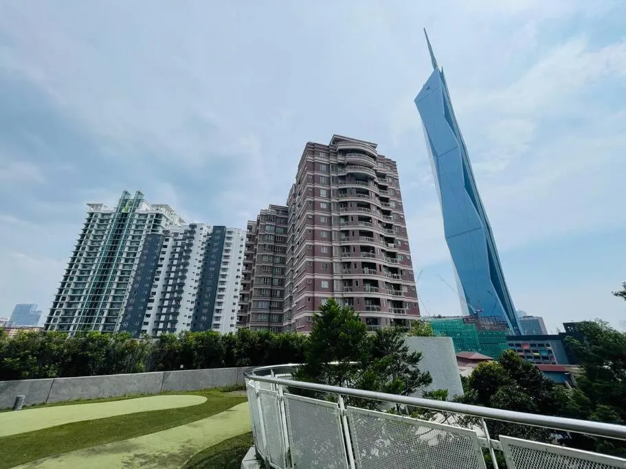 Day in The Robertson Bukit Bintang by DeUrban