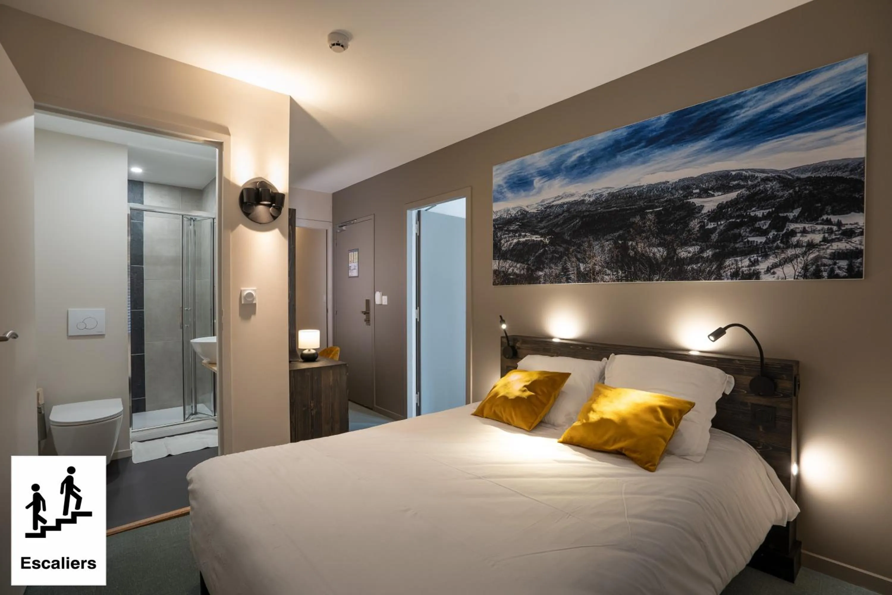 Bedroom, Bed in Le Genève