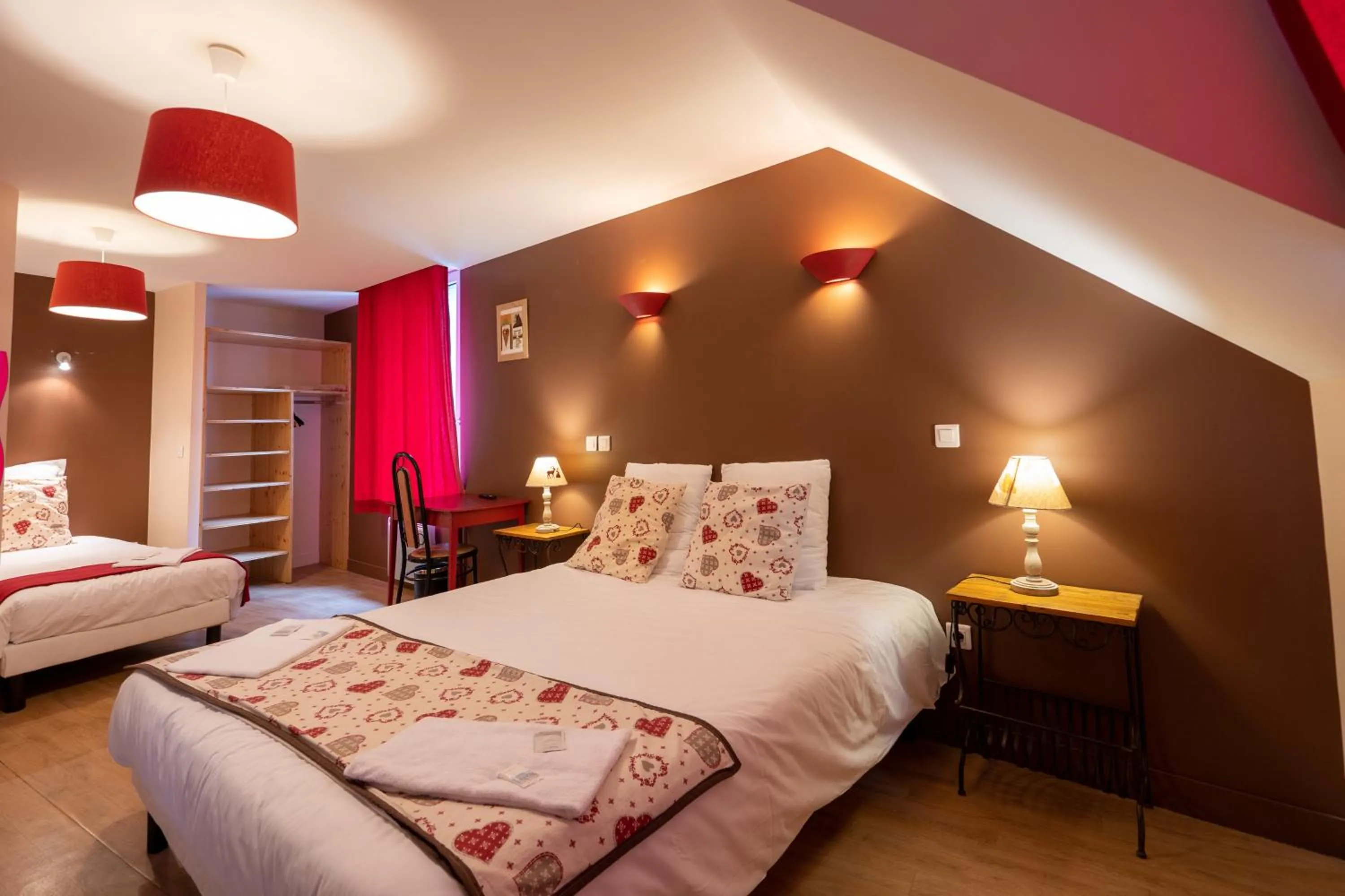 Bedroom, Bed in Le Genève