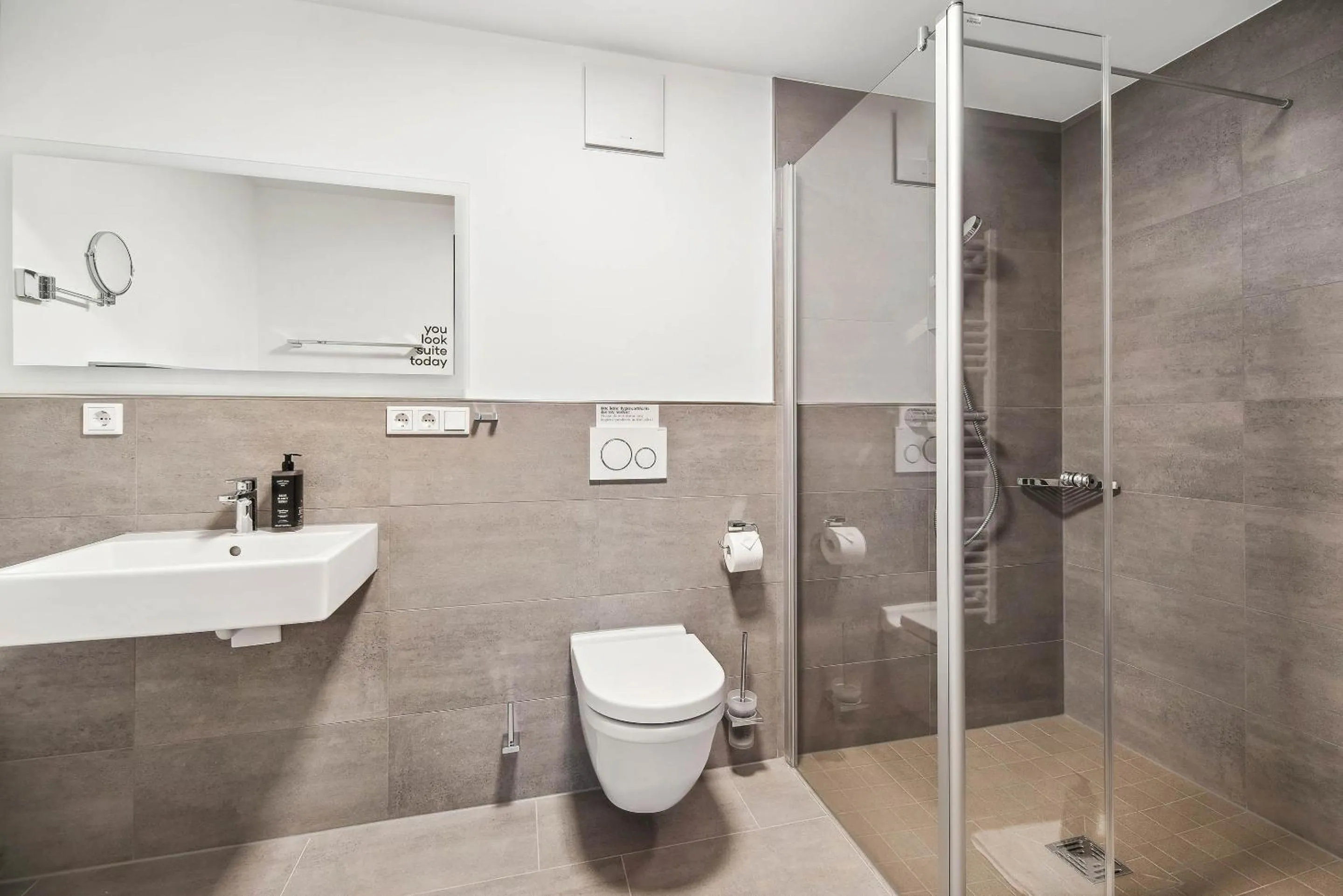 Shower in Limehome Kassel Wilhelmsstraße