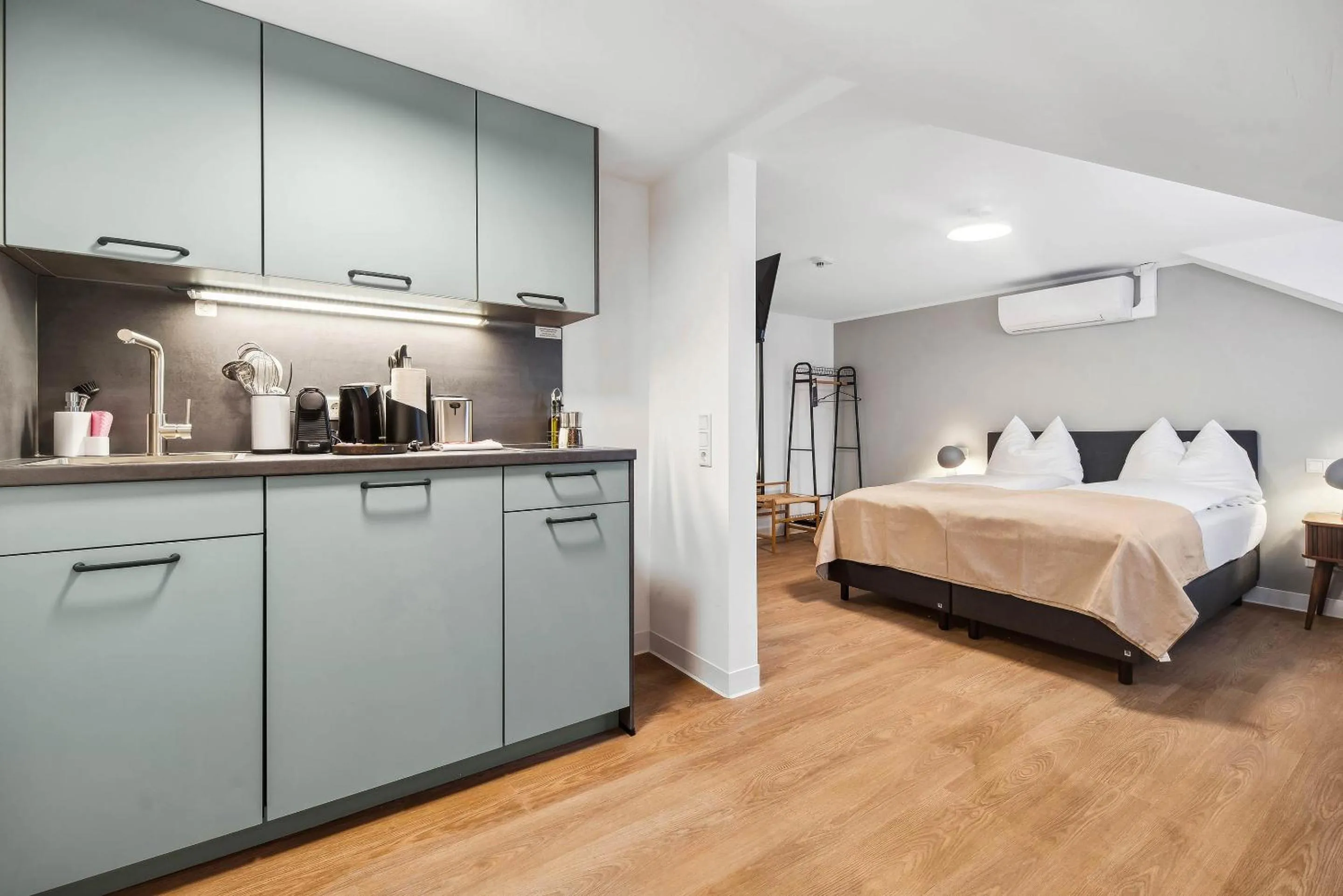 Bed in Limehome Kassel Wilhelmsstraße