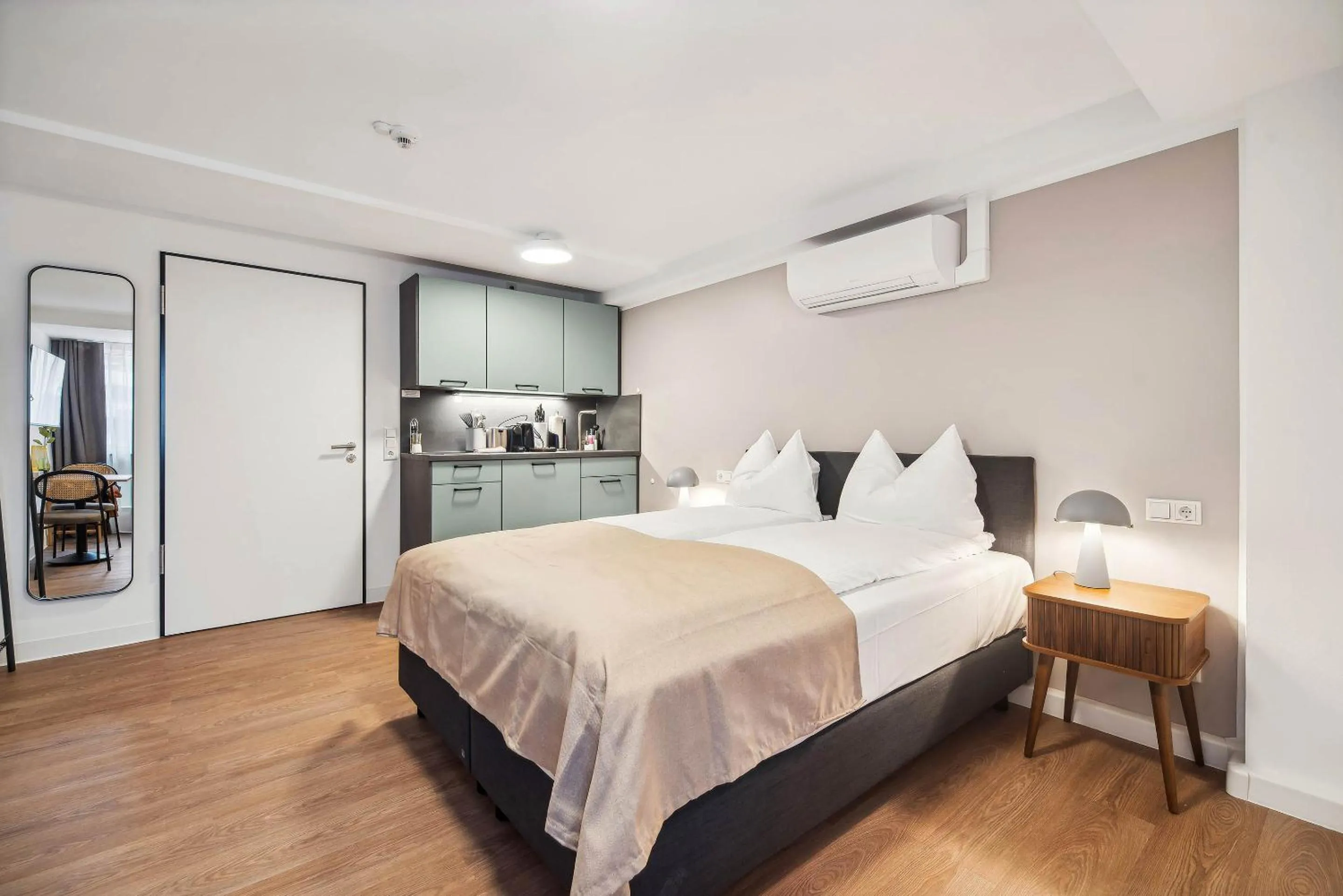 Bed in Limehome Kassel Wilhelmsstraße