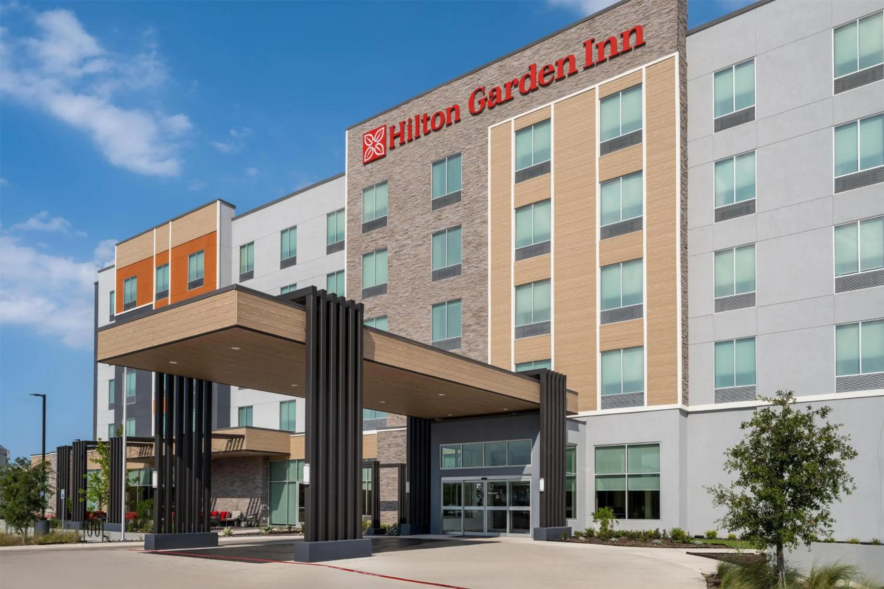 Property building in Hilton Garden Inn Austin Central