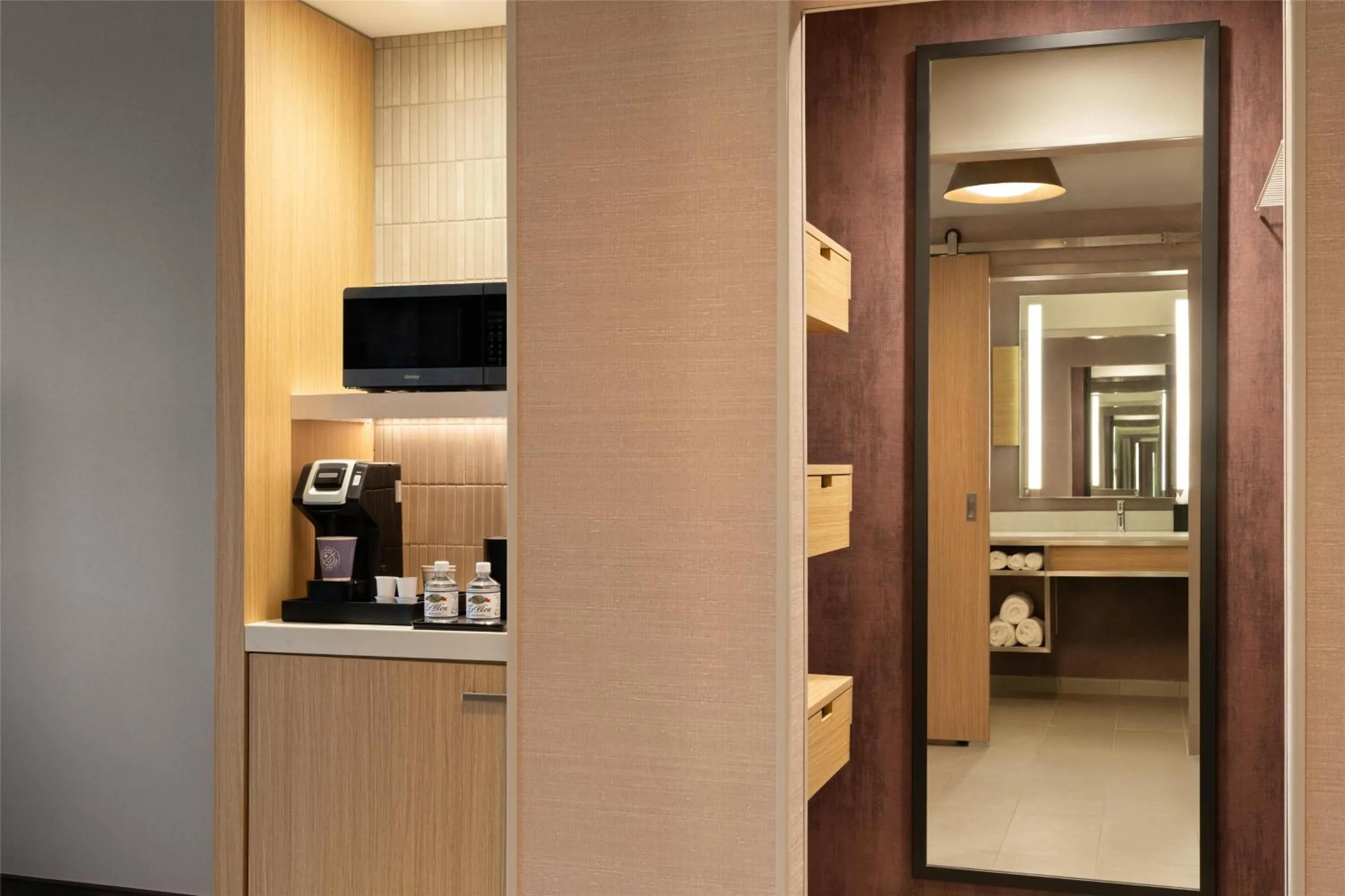 Photo of the whole room in Hilton Garden Inn Greenville University Area