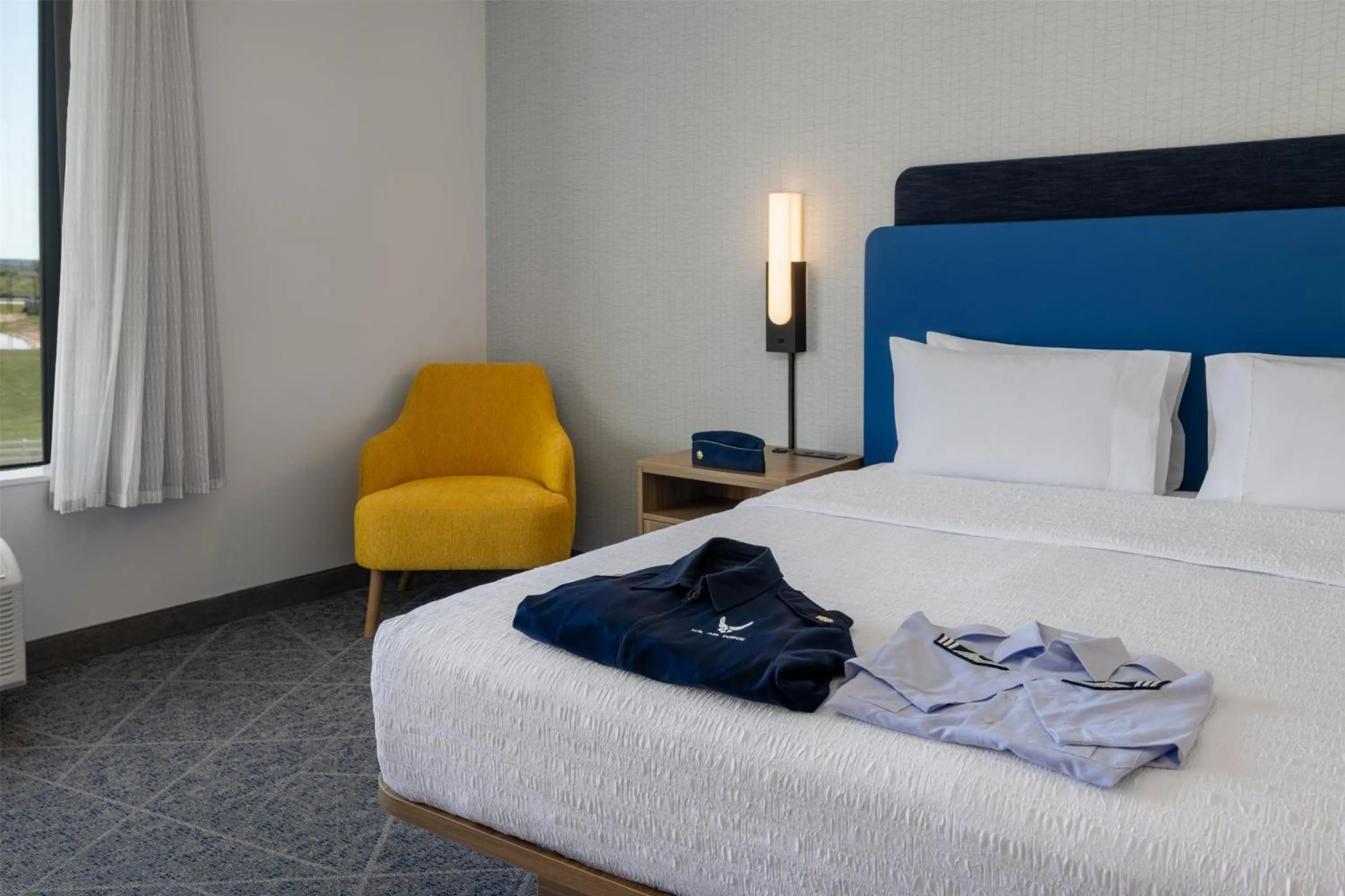 Bed in Hampton Inn By Hilton Wichita Falls North