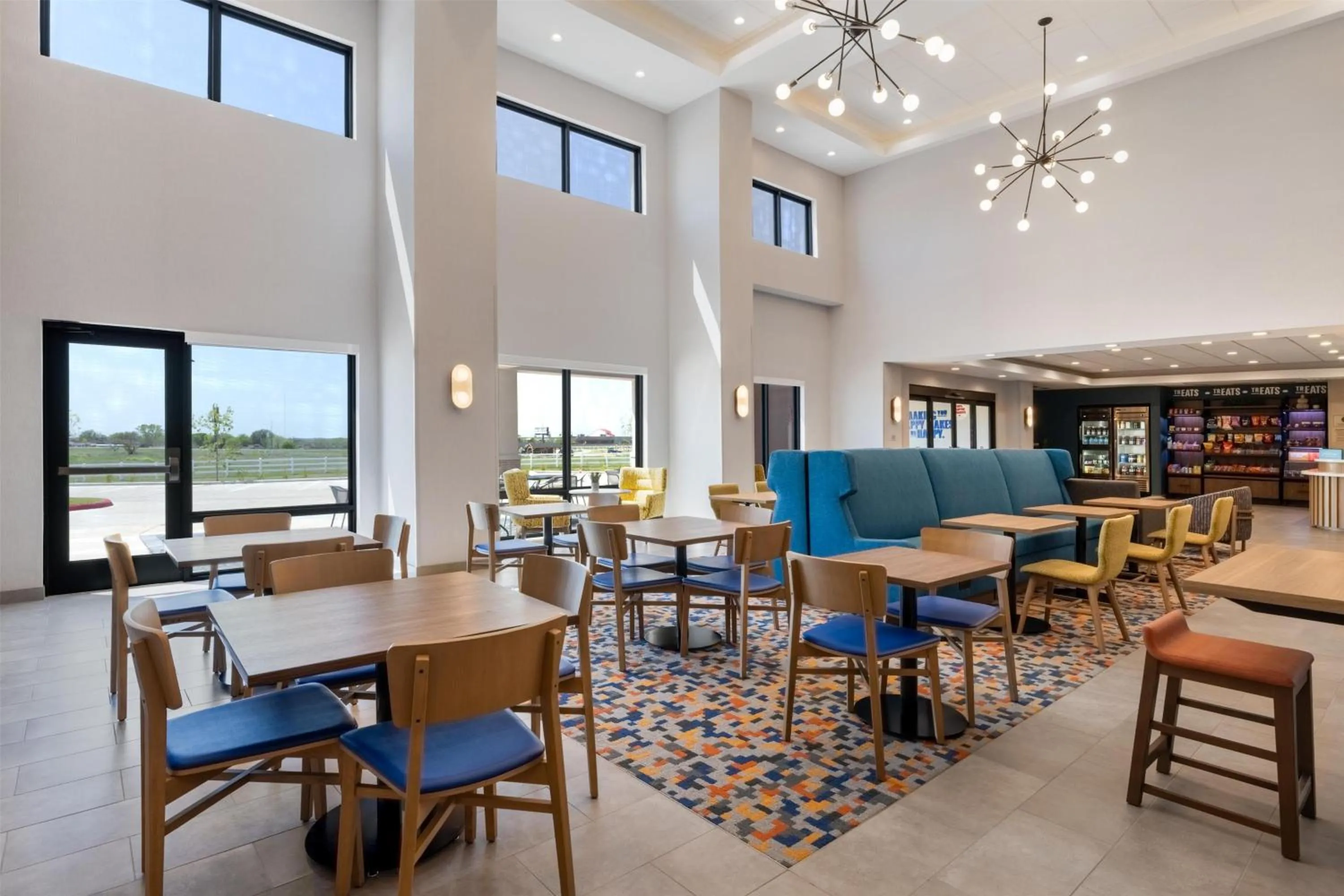 Lobby or reception in Hampton Inn By Hilton Wichita Falls North