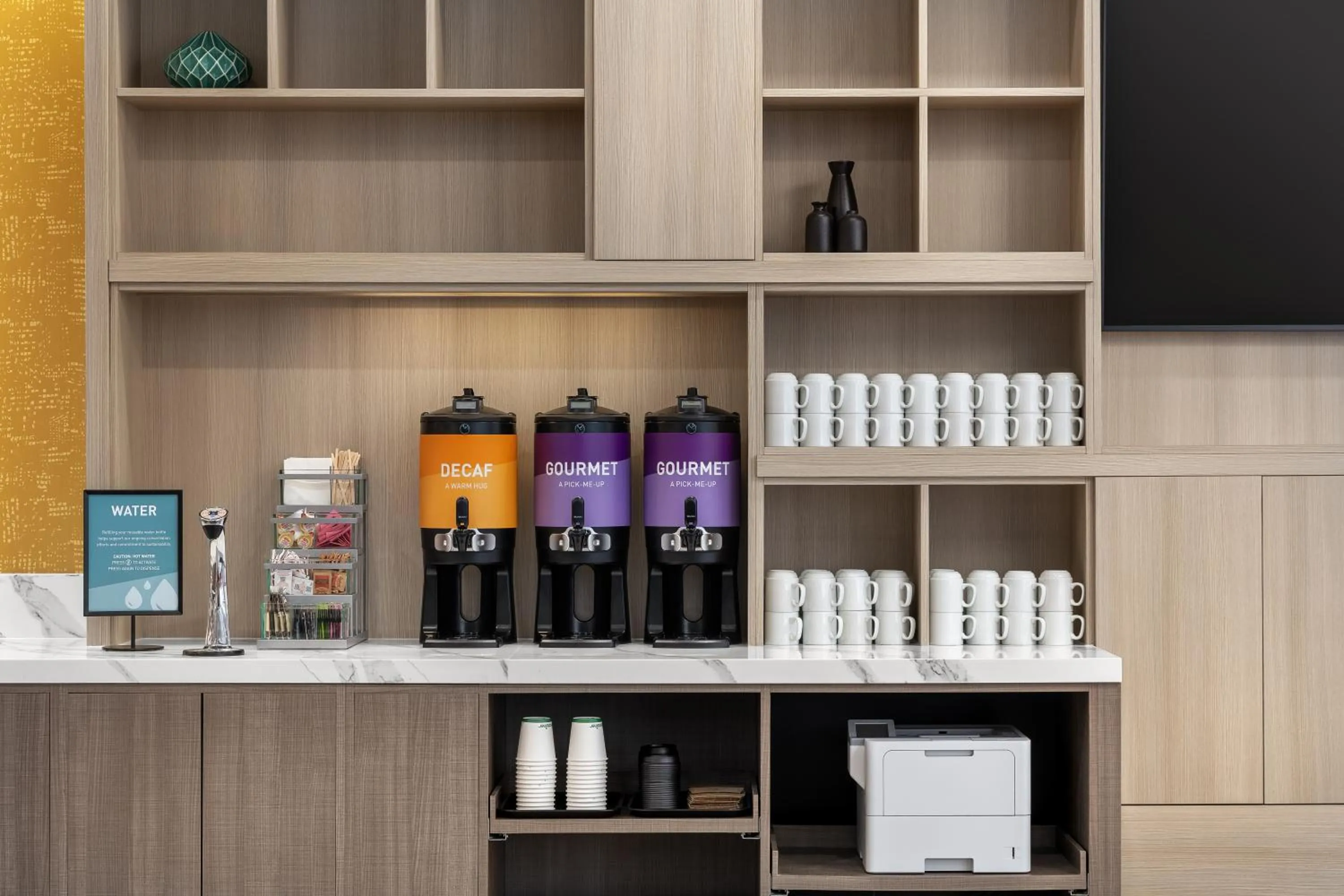 Coffee/tea facilities in Home2 Suites By Hilton Woodstock On