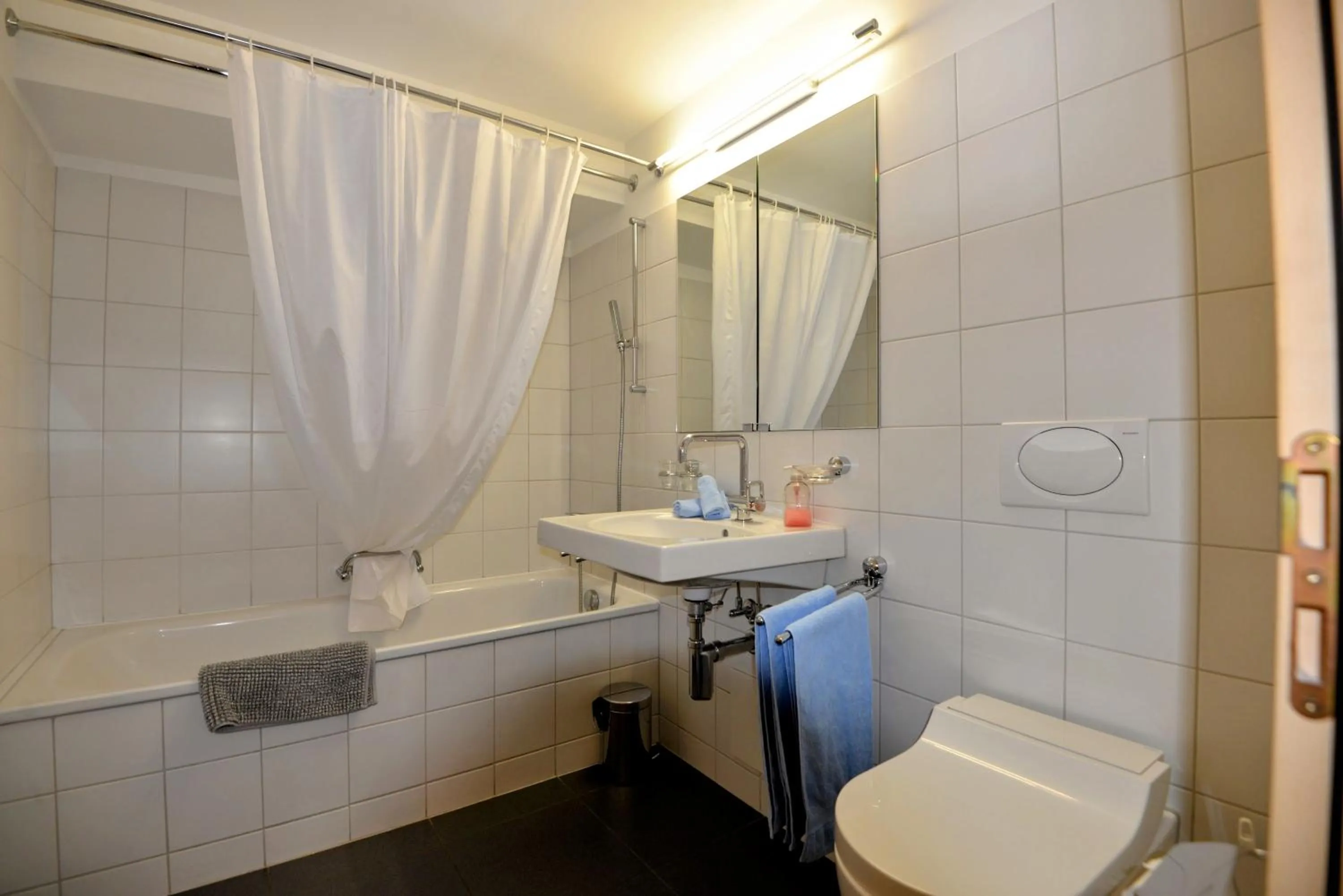 Bathroom in Chesa Randurel