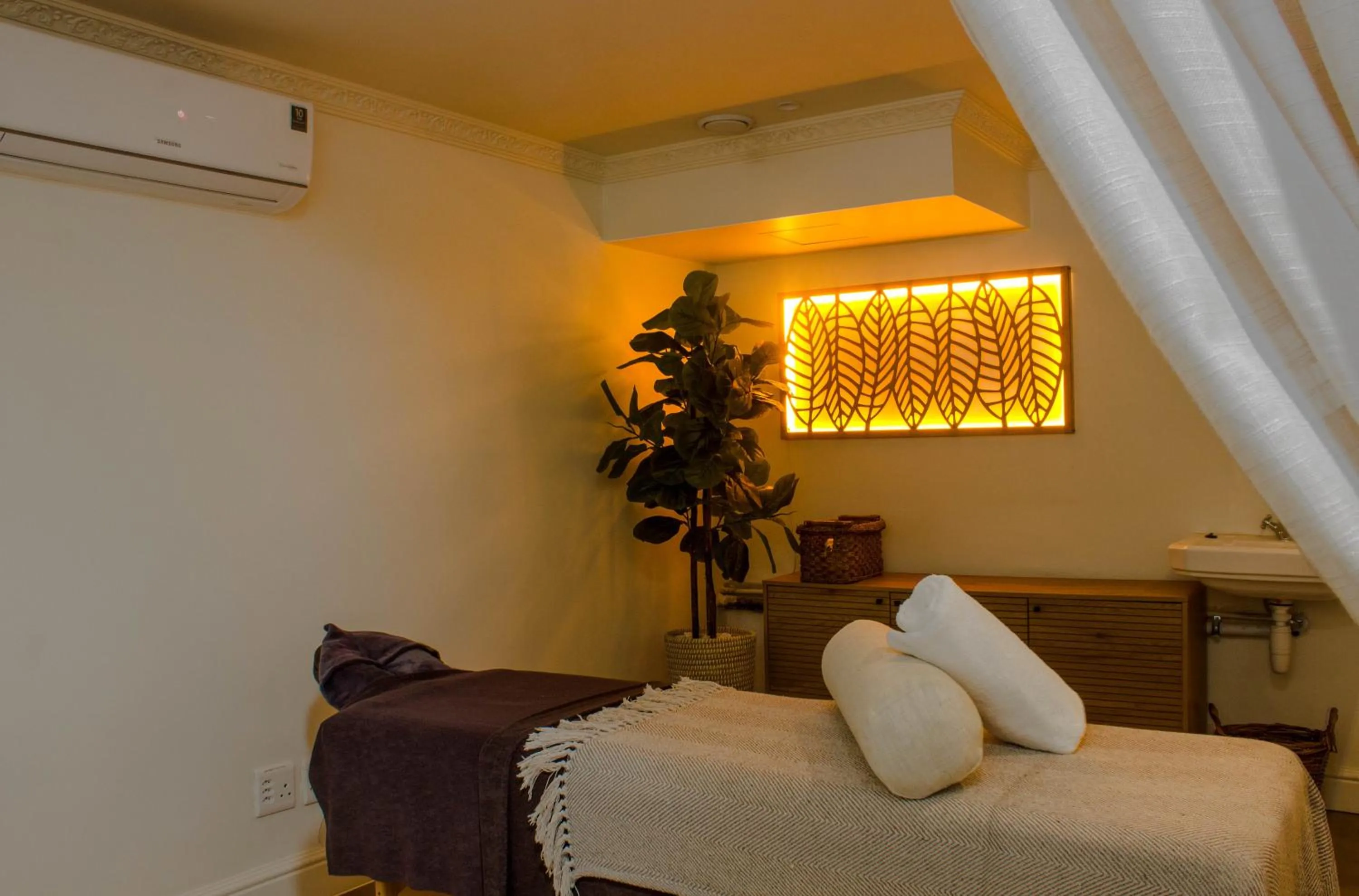 Spa and wellness centre/facilities, Bed in The Trade Boutique Hotel