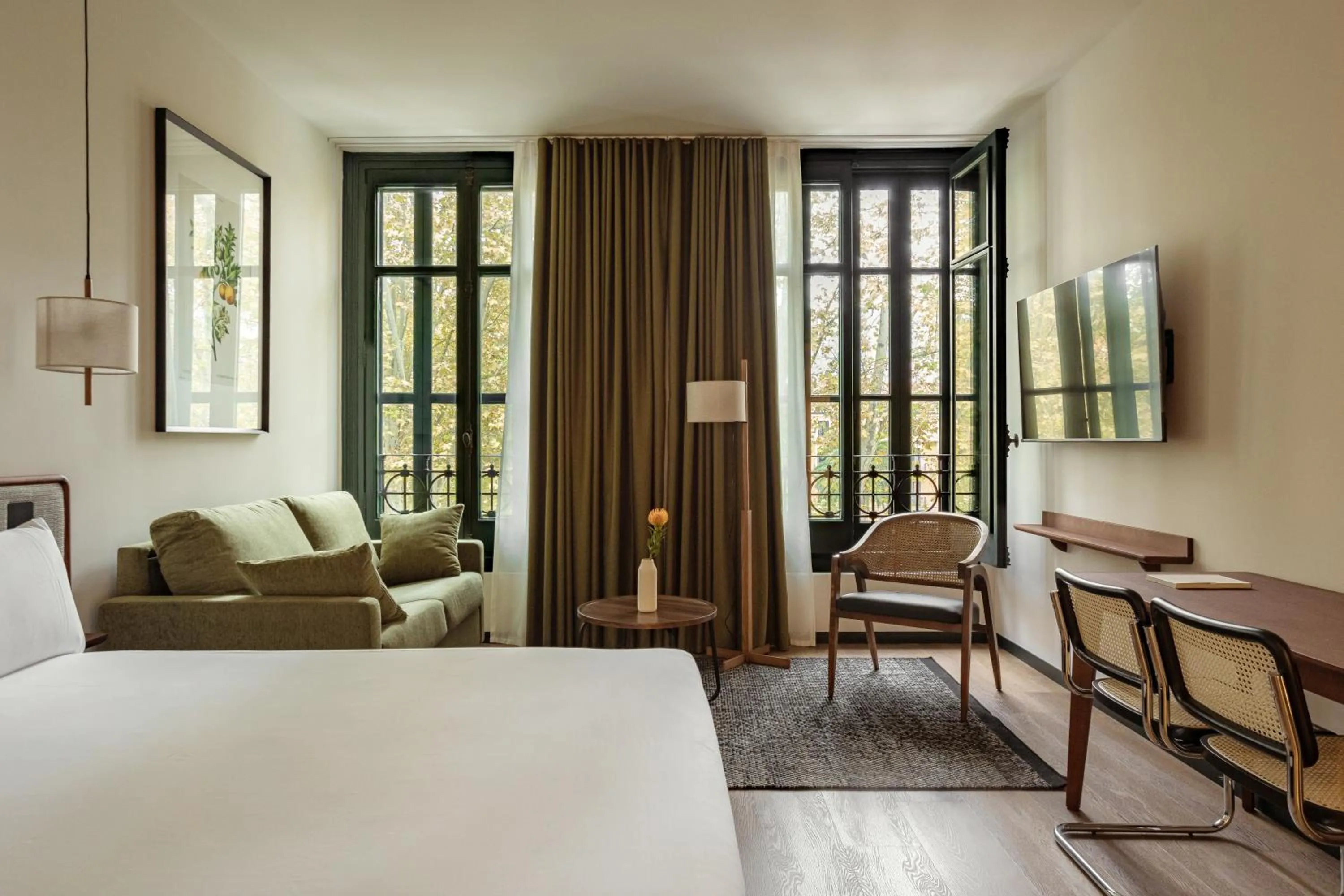 Batimont Suites & Apartments
