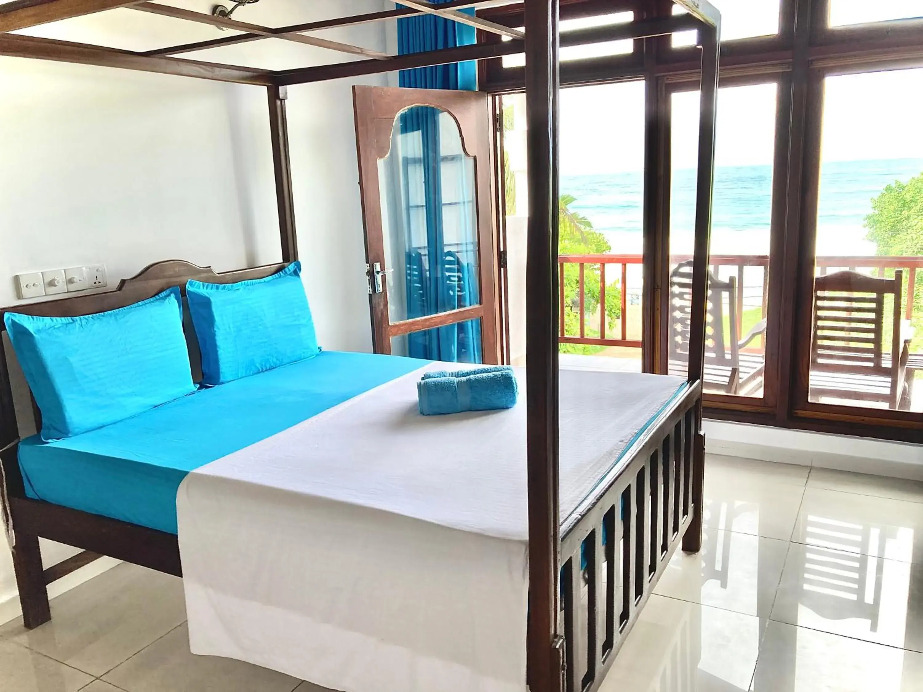 Deluxe Triple Room with Sea View in Seashore Mirissa Deluxe Triple Room with Sea View in Seashore Mirissa