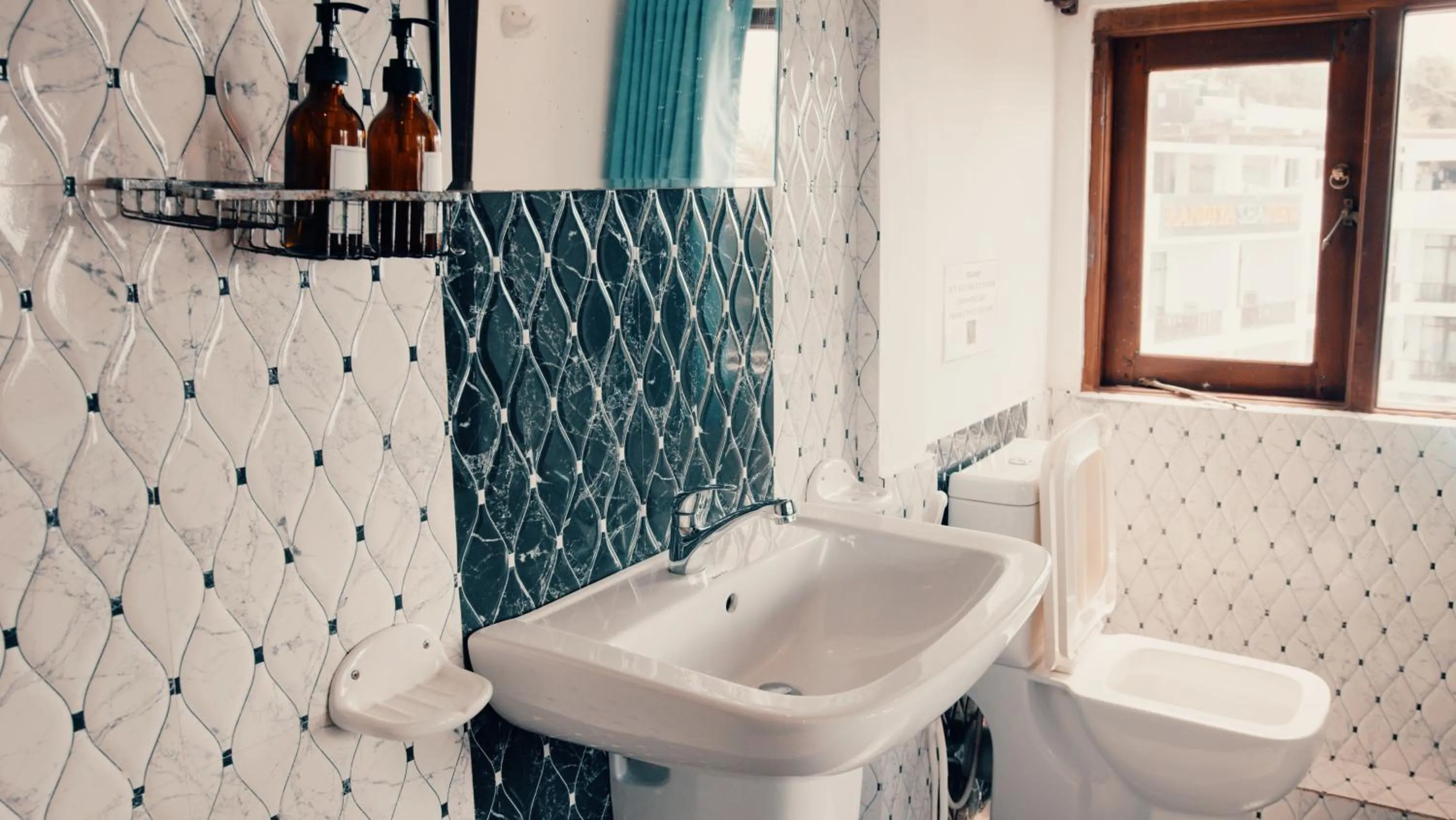 Bathroom in Seashore Mirissa