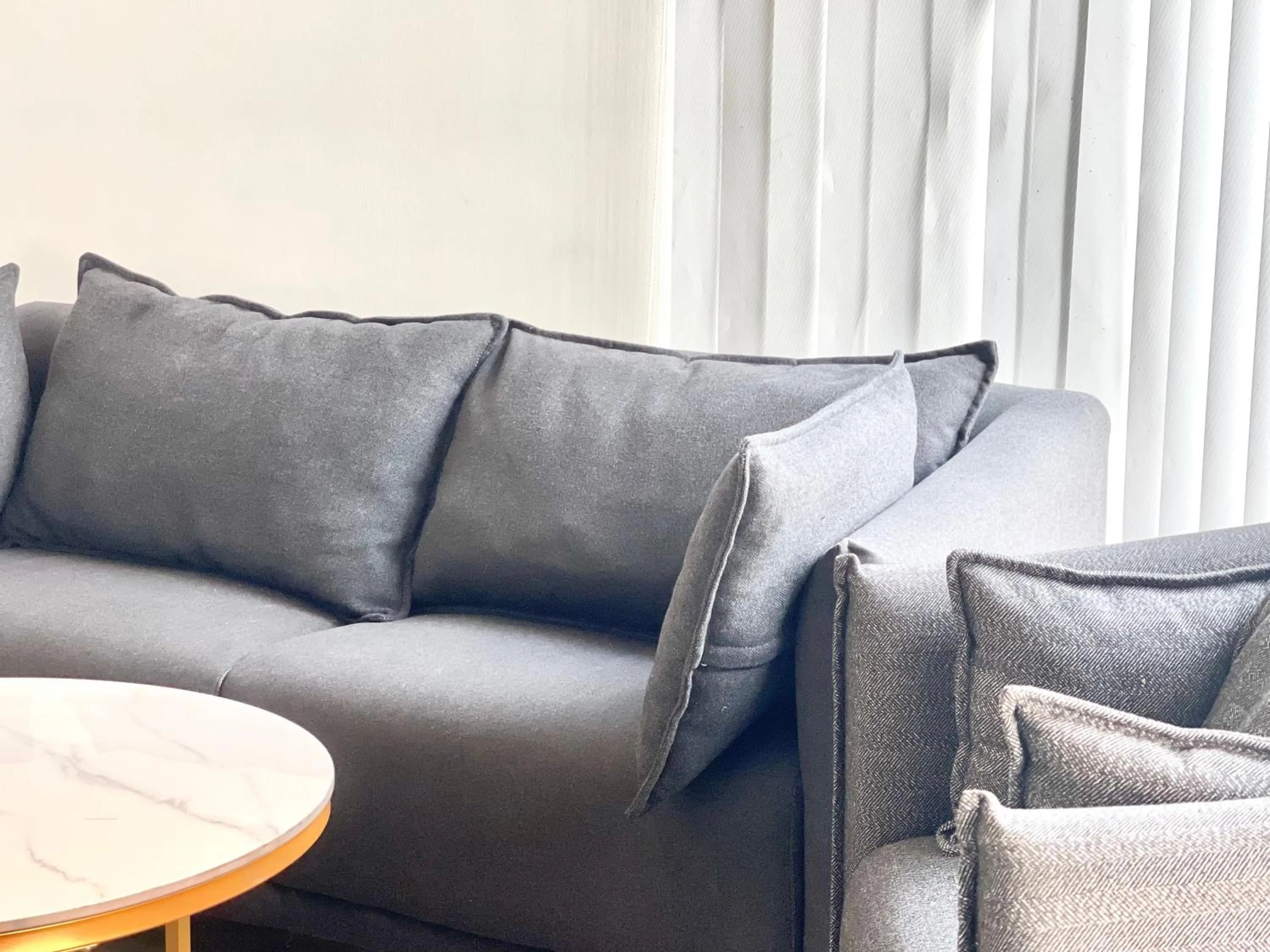 Sky hotel - Rooms & Free laundry - 50m to Royal Palace