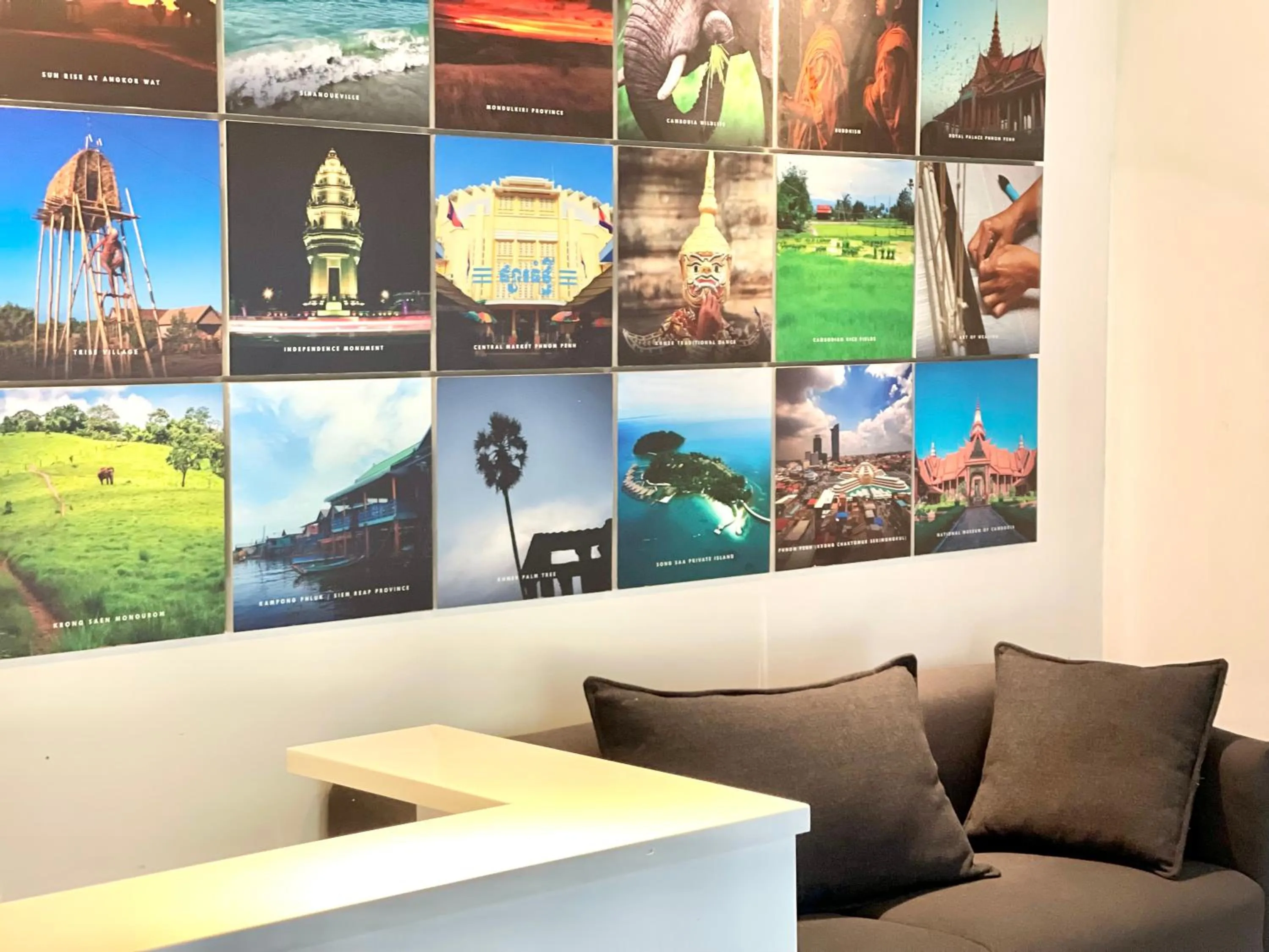 Lobby or reception in Sky hotel - Rooms & Free laundry - 50m to Royal Palace