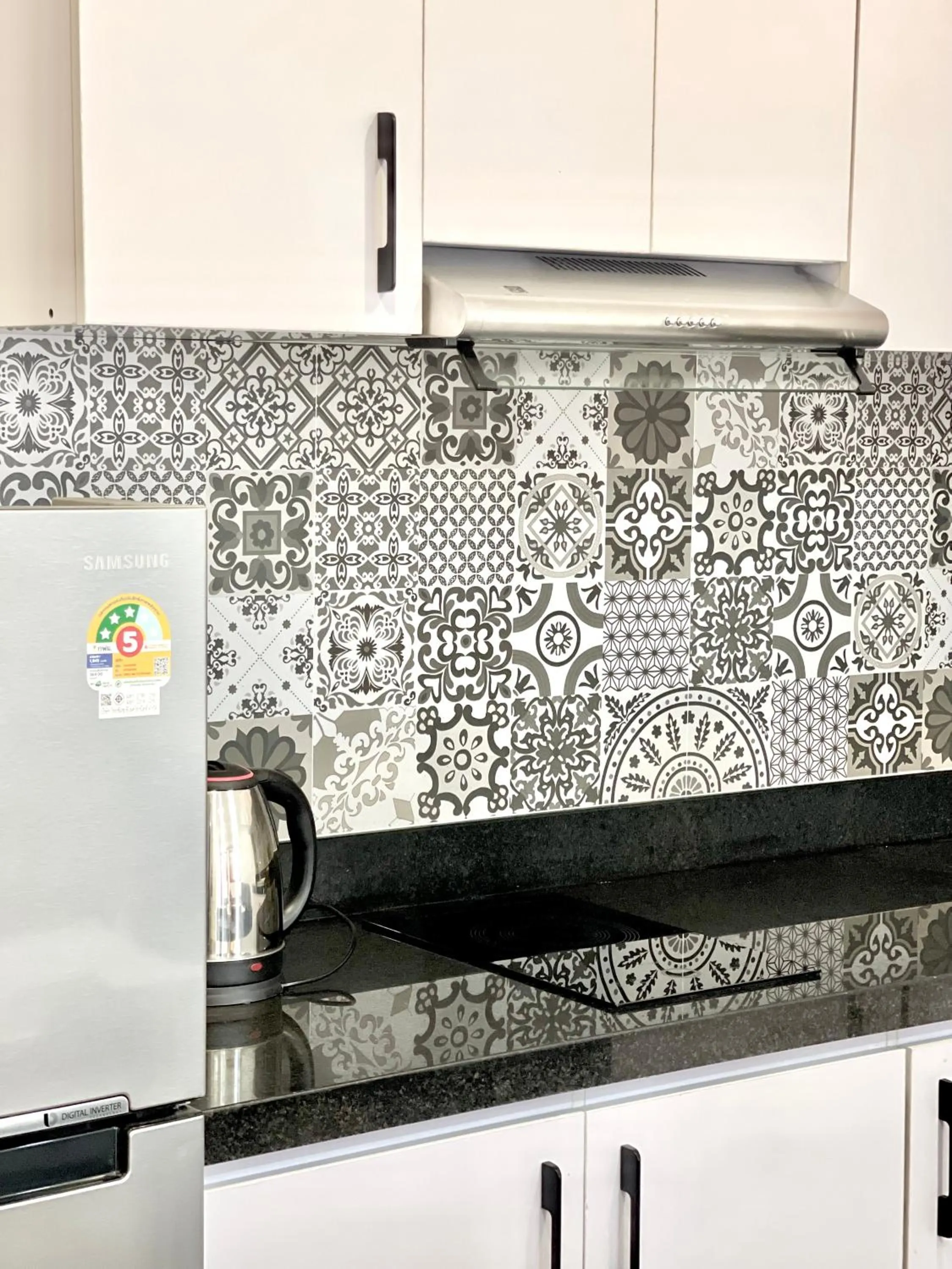 Sky hotel - Rooms & Free laundry - 50m to Royal Palace