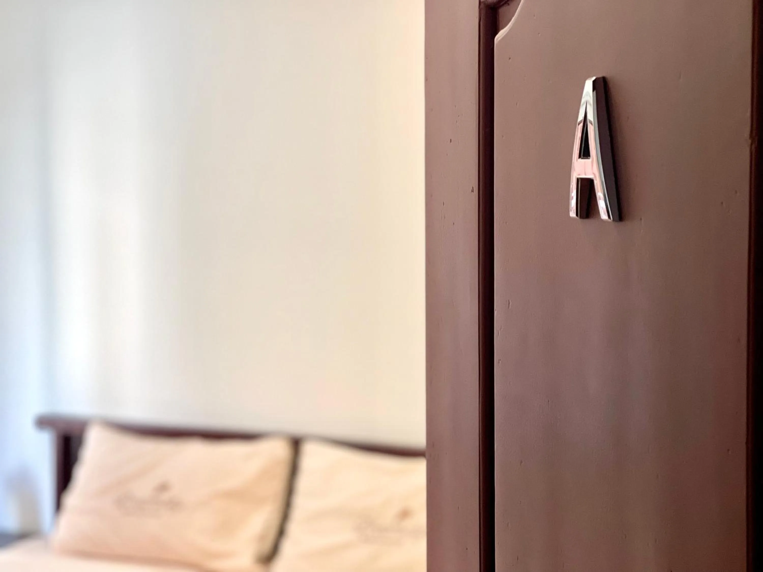 Bed in Sky hotel - Rooms & Free laundry - 50m to Royal Palace