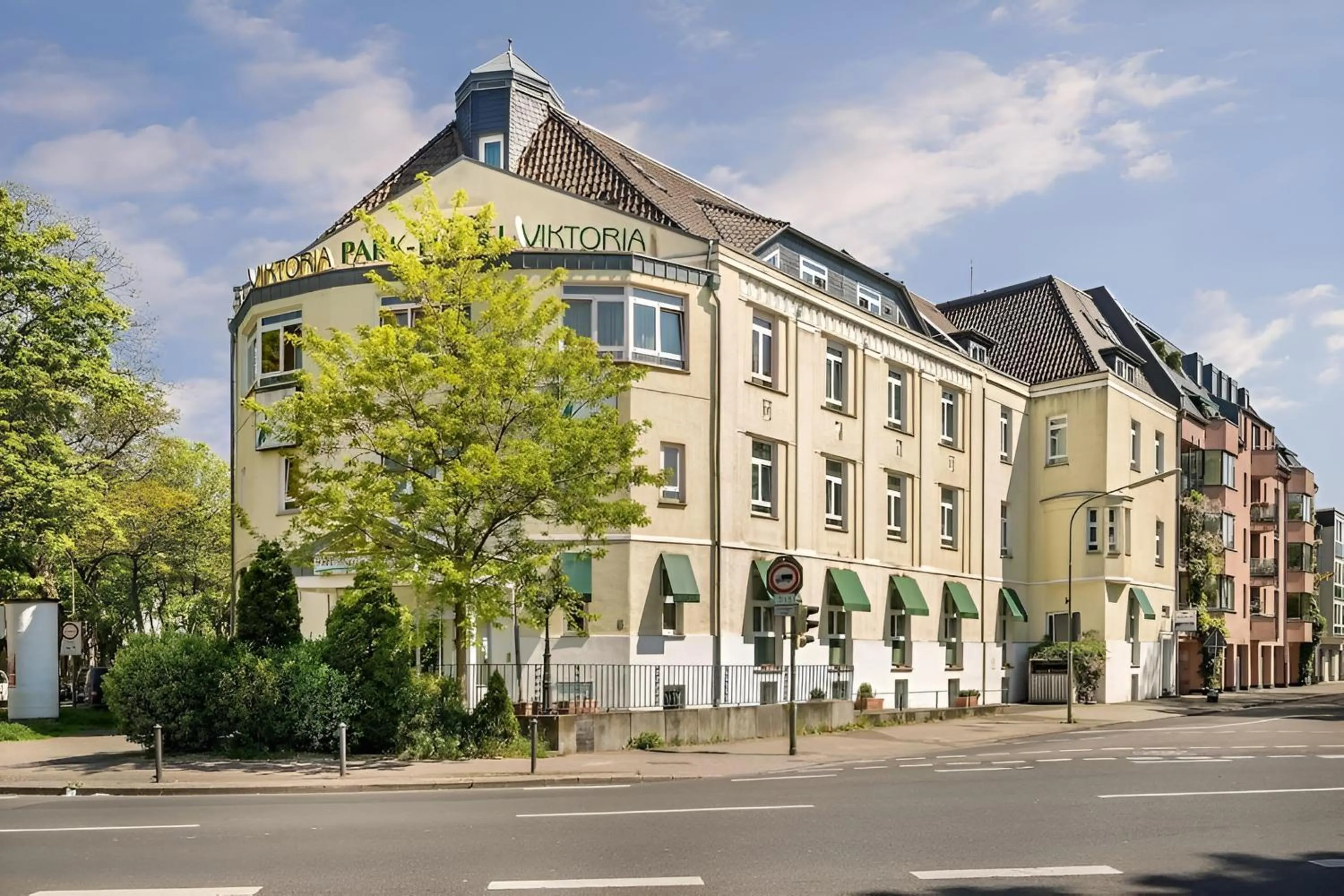 Property building in Hotel Viktoria Düsseldorf-Neuss - Self Check-In