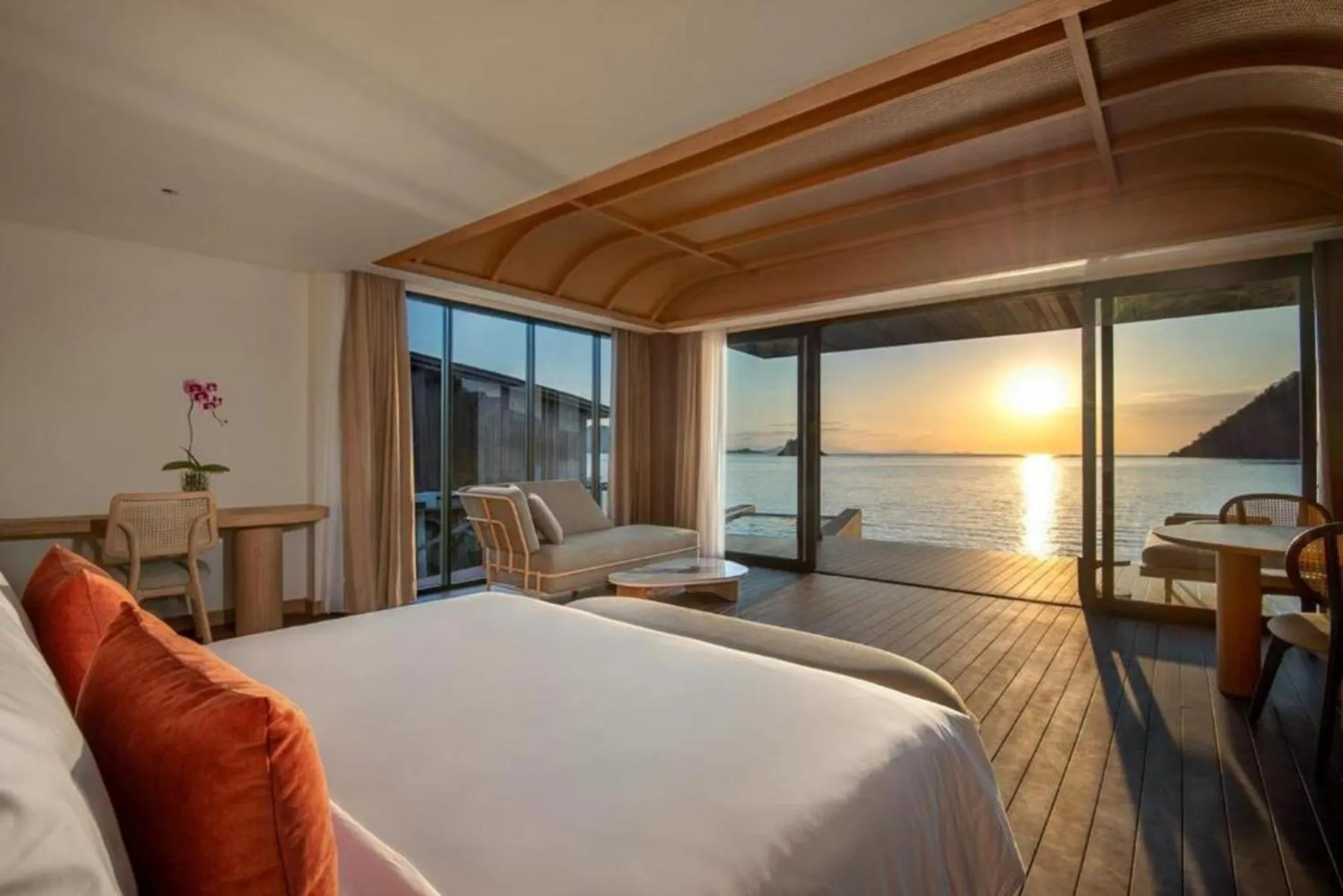 View (from property/room), Bed in Katamaran Hotel & Resort Komodo