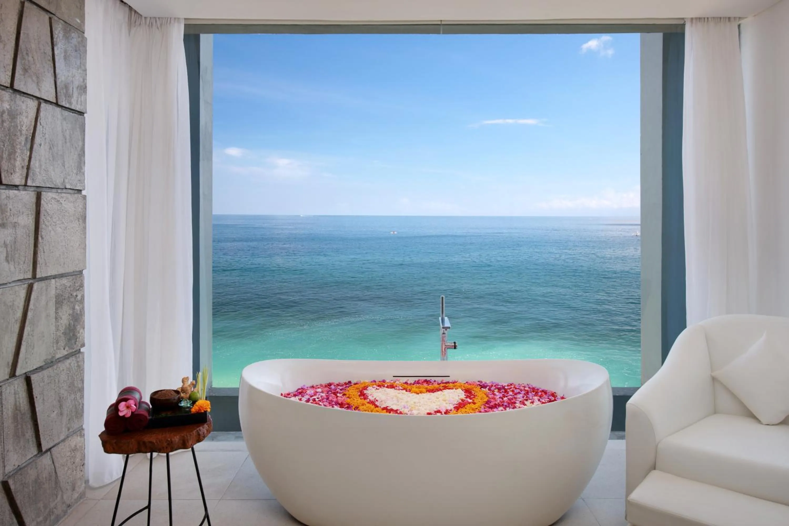 Spa and wellness centre/facilities in Katamaran Hotel & Resort Komodo