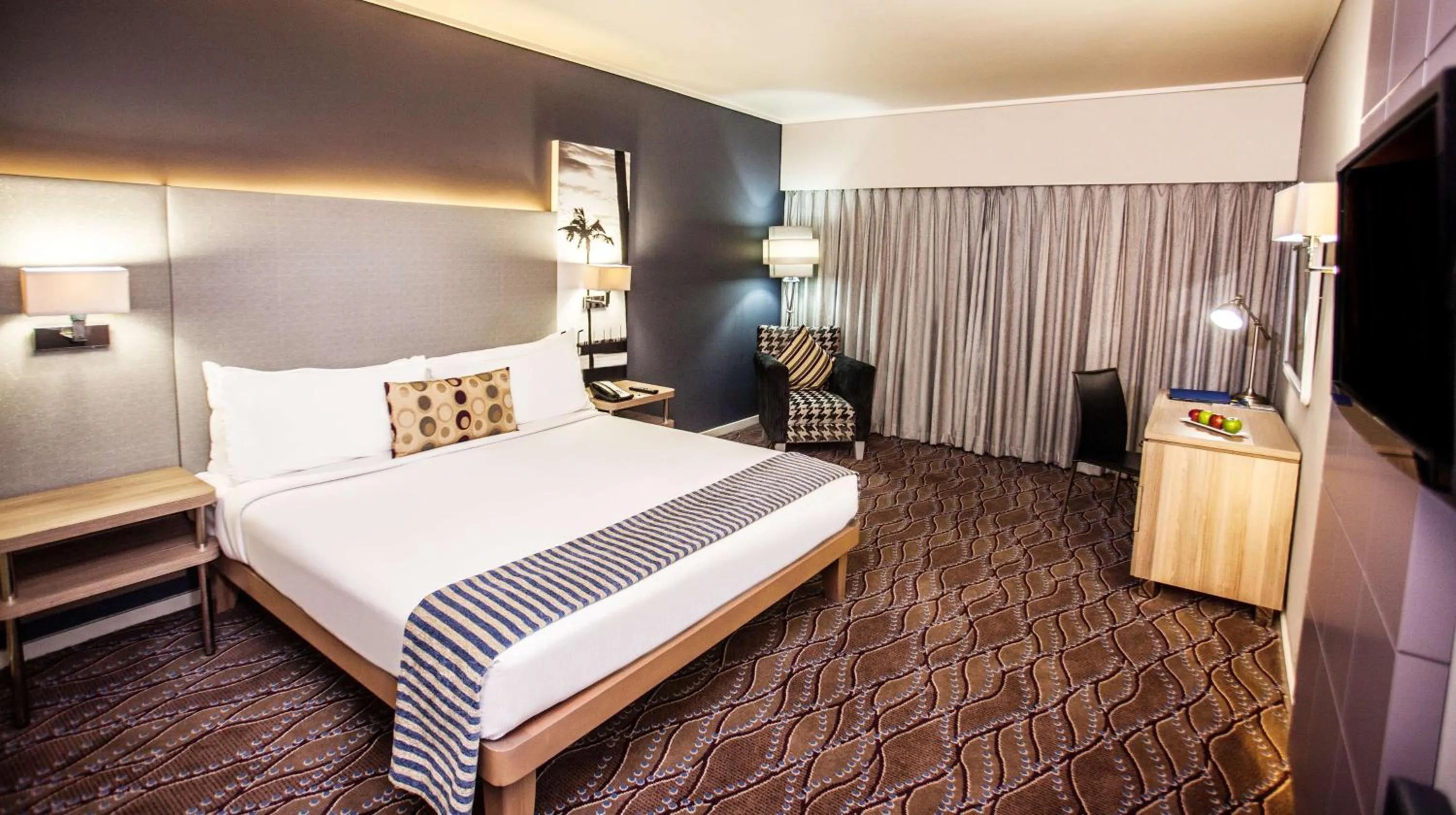 Bedroom, Bed in Garden Court Marine Parade