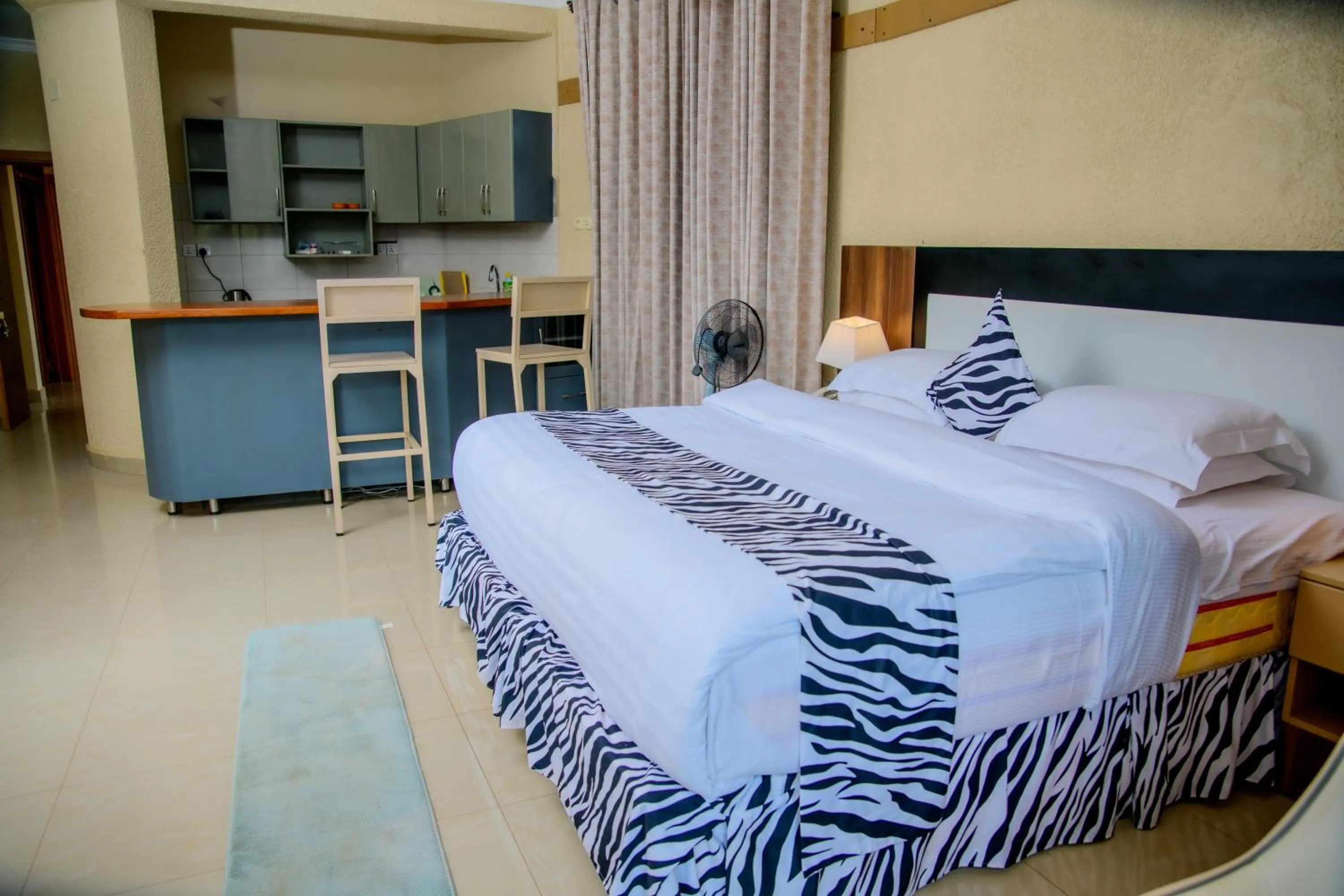 Bed in Quality Inn Hotel Kigali