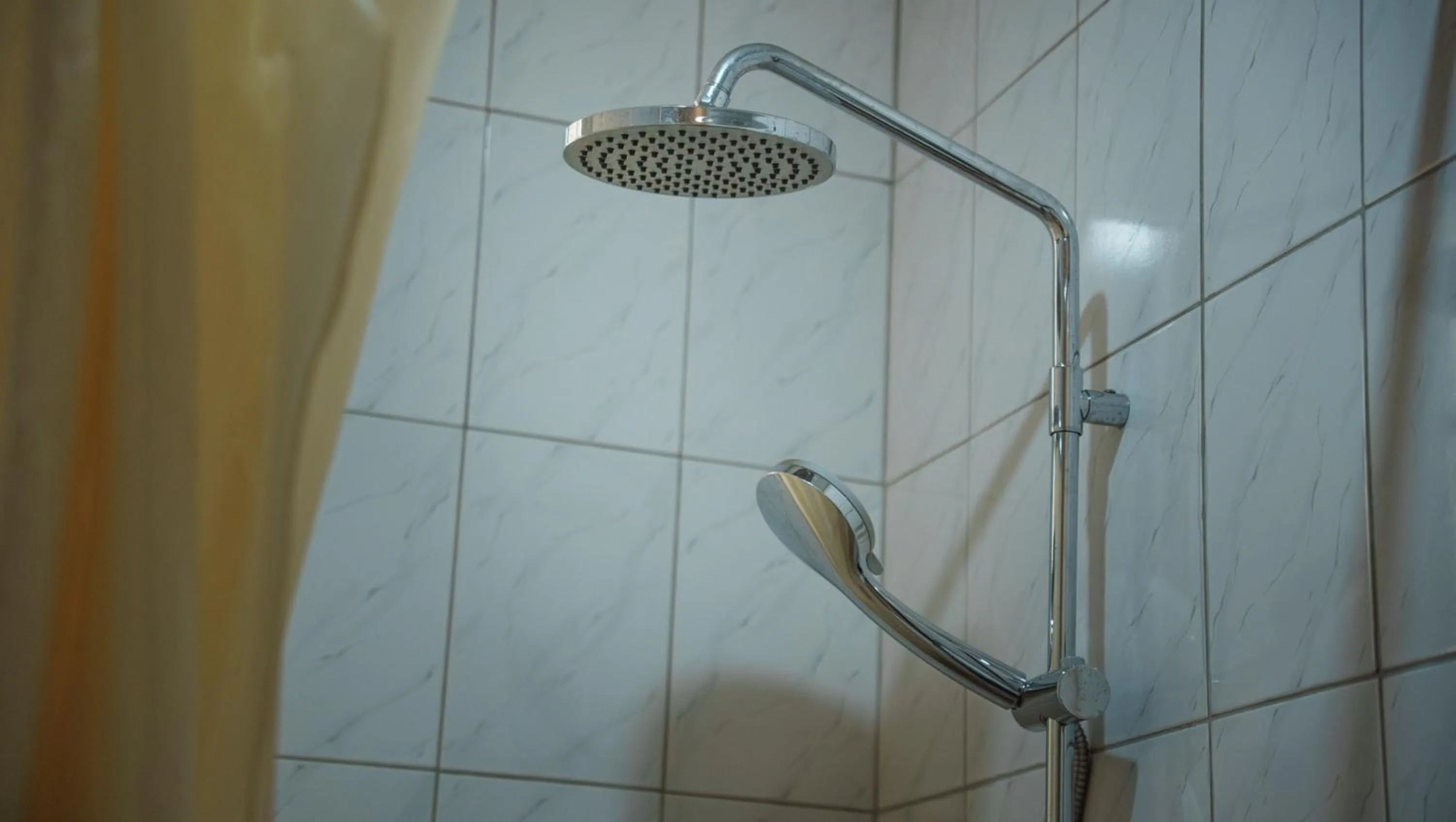 Shower in Quality Inn Hotel Kigali