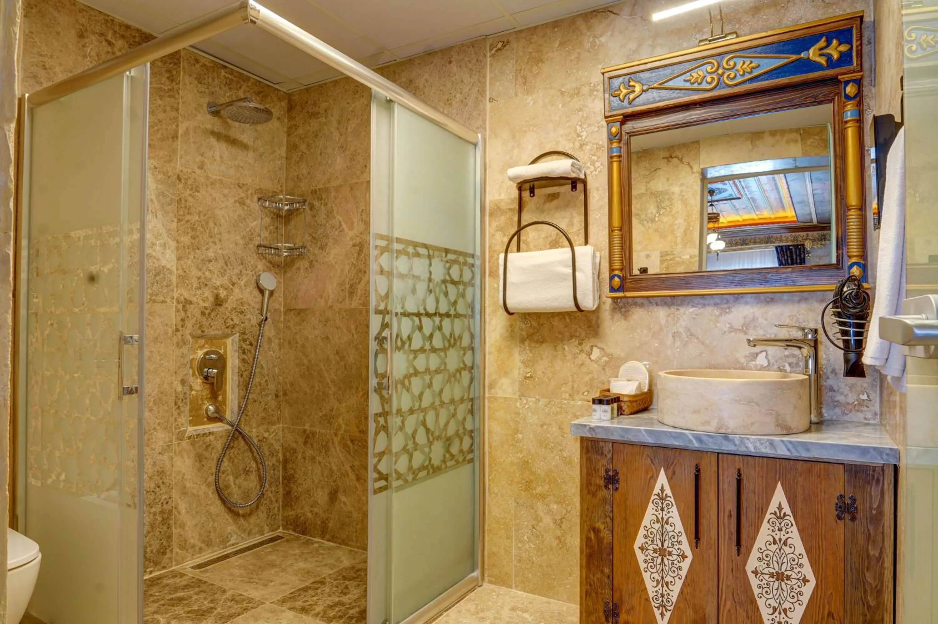 Bathroom in Kasr-ı Kapadokya Cave Suites