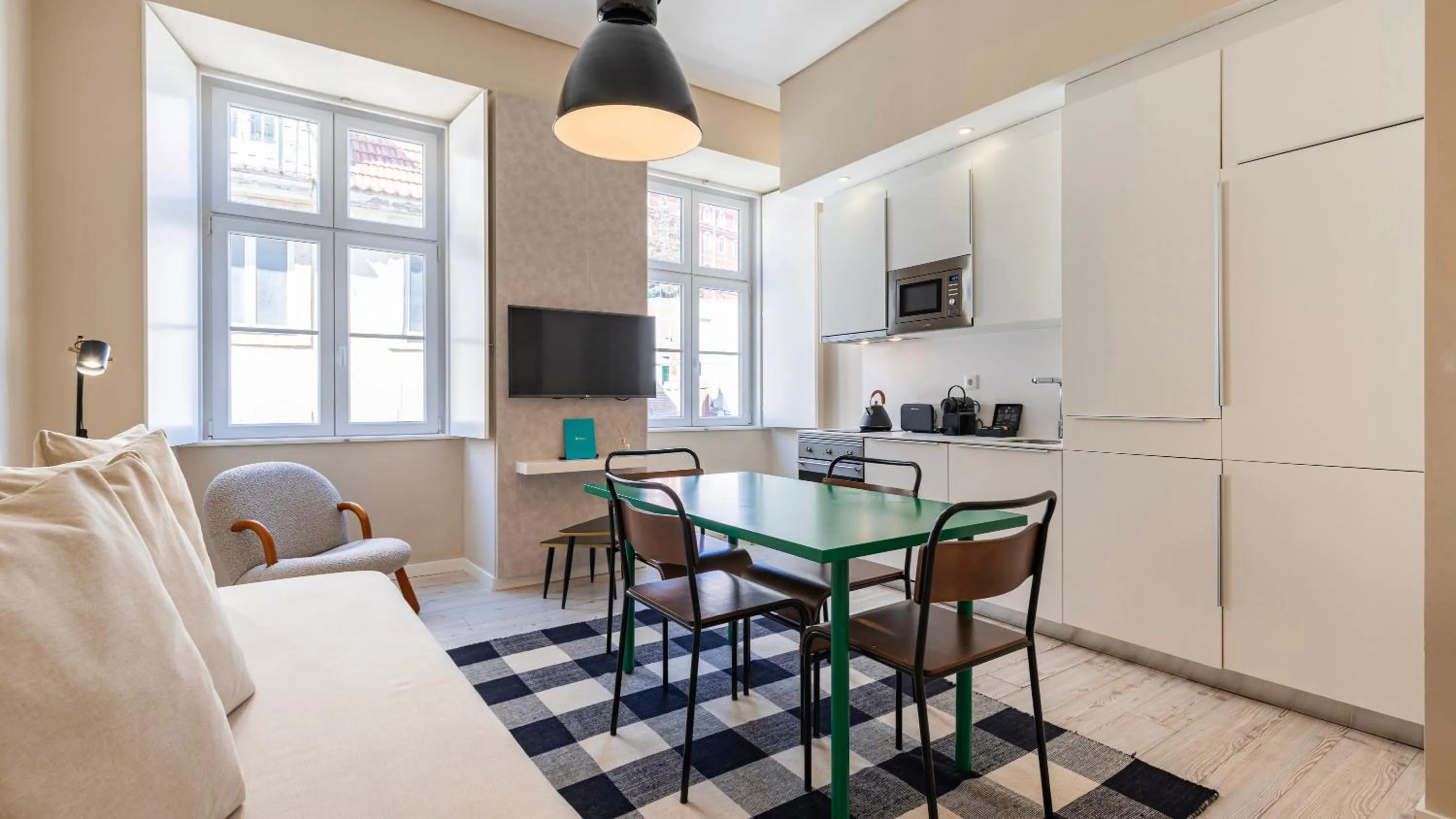 Kitchen or kitchenette in Carmo 43