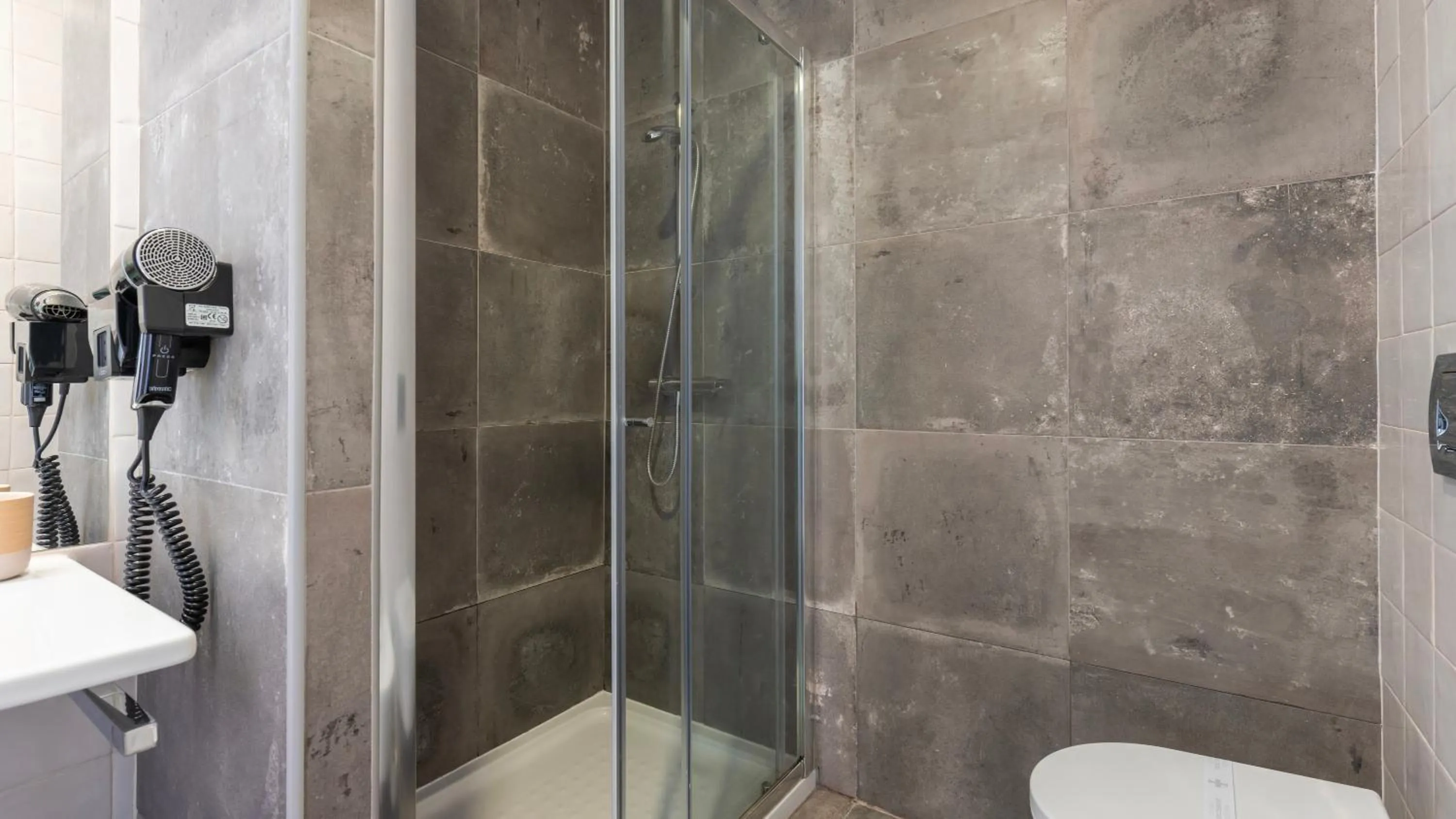 Bathroom in Carmo 43