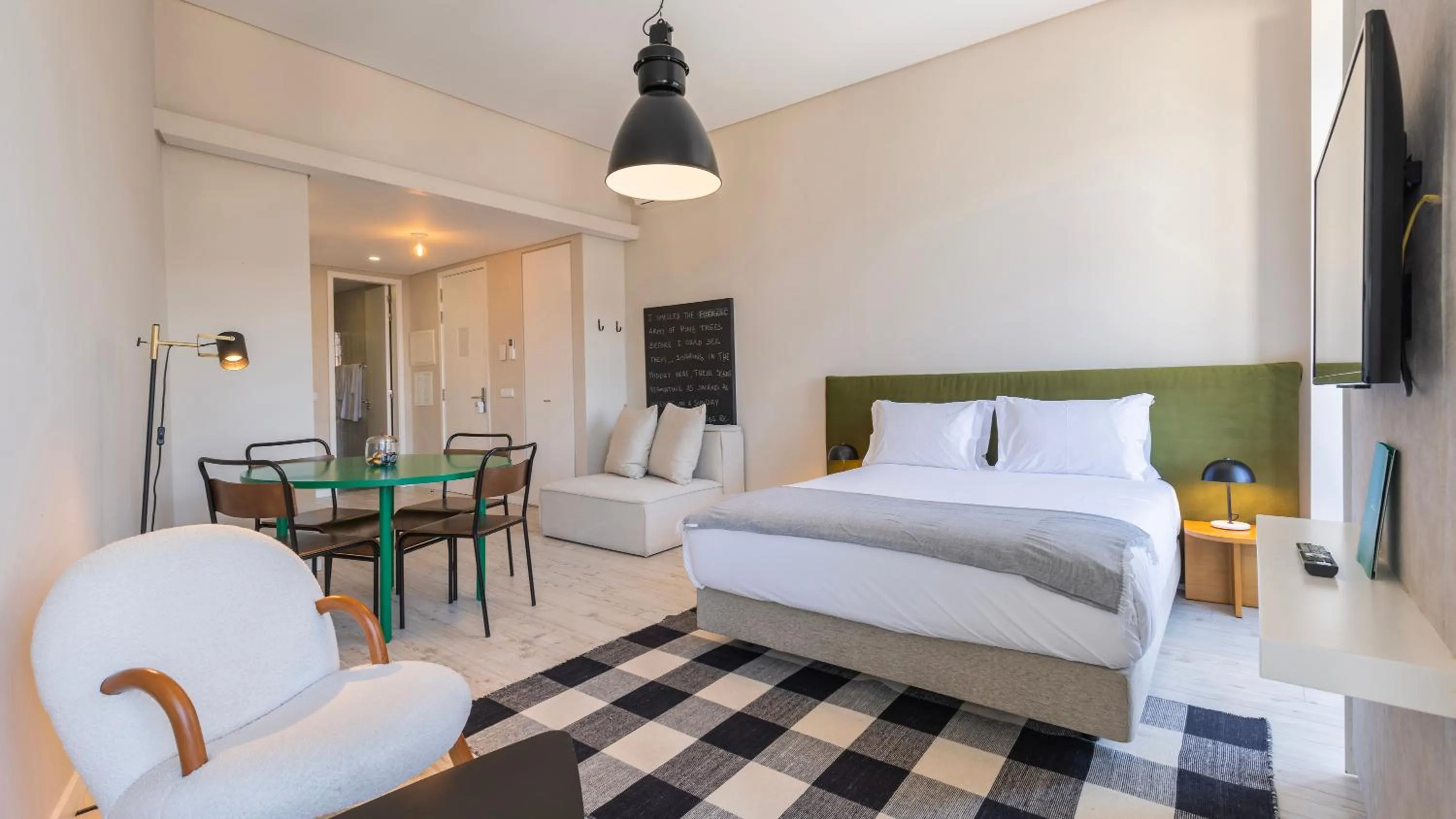 Living room, Bed in Carmo 43