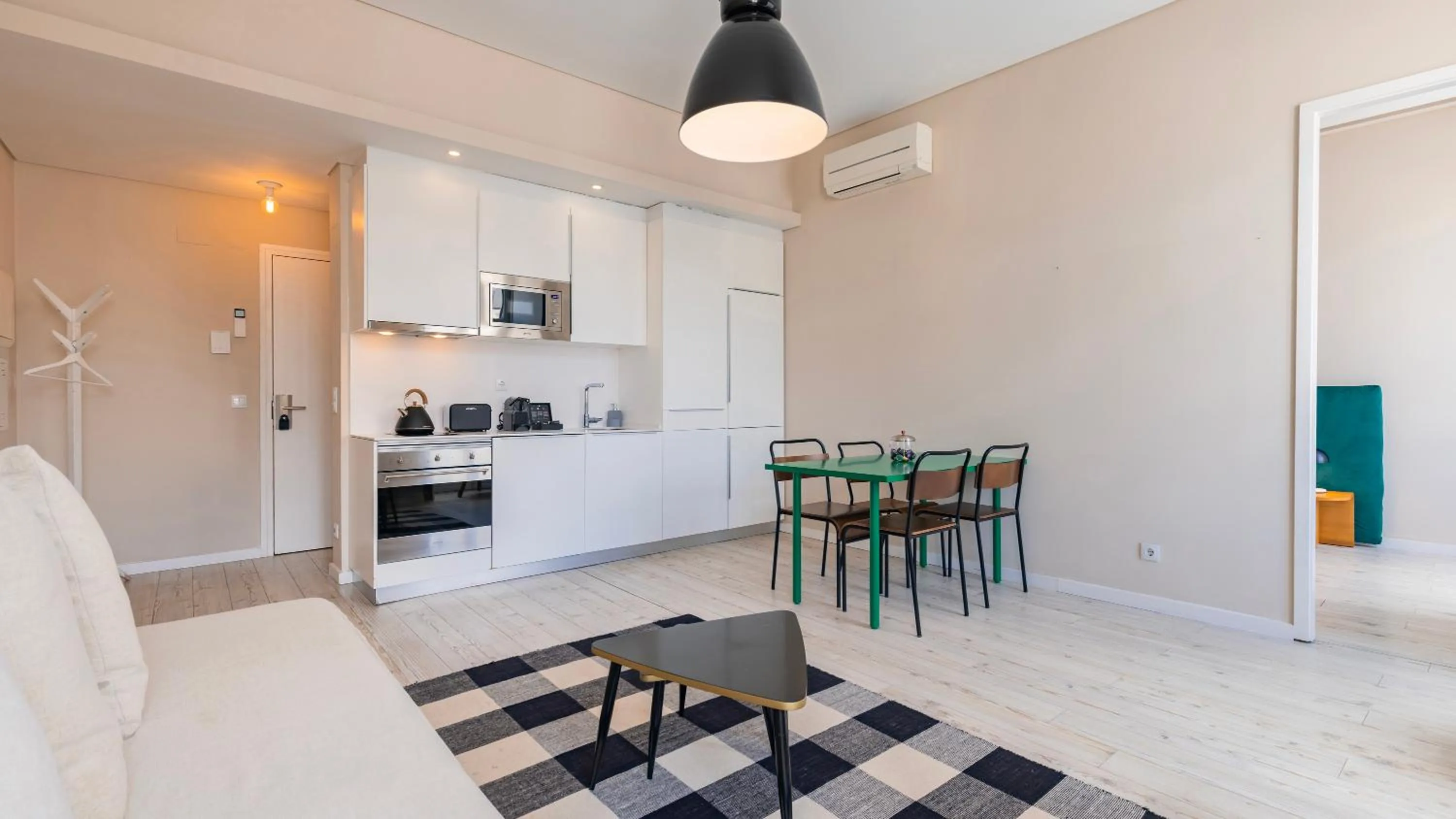 Kitchen or kitchenette in Carmo 43