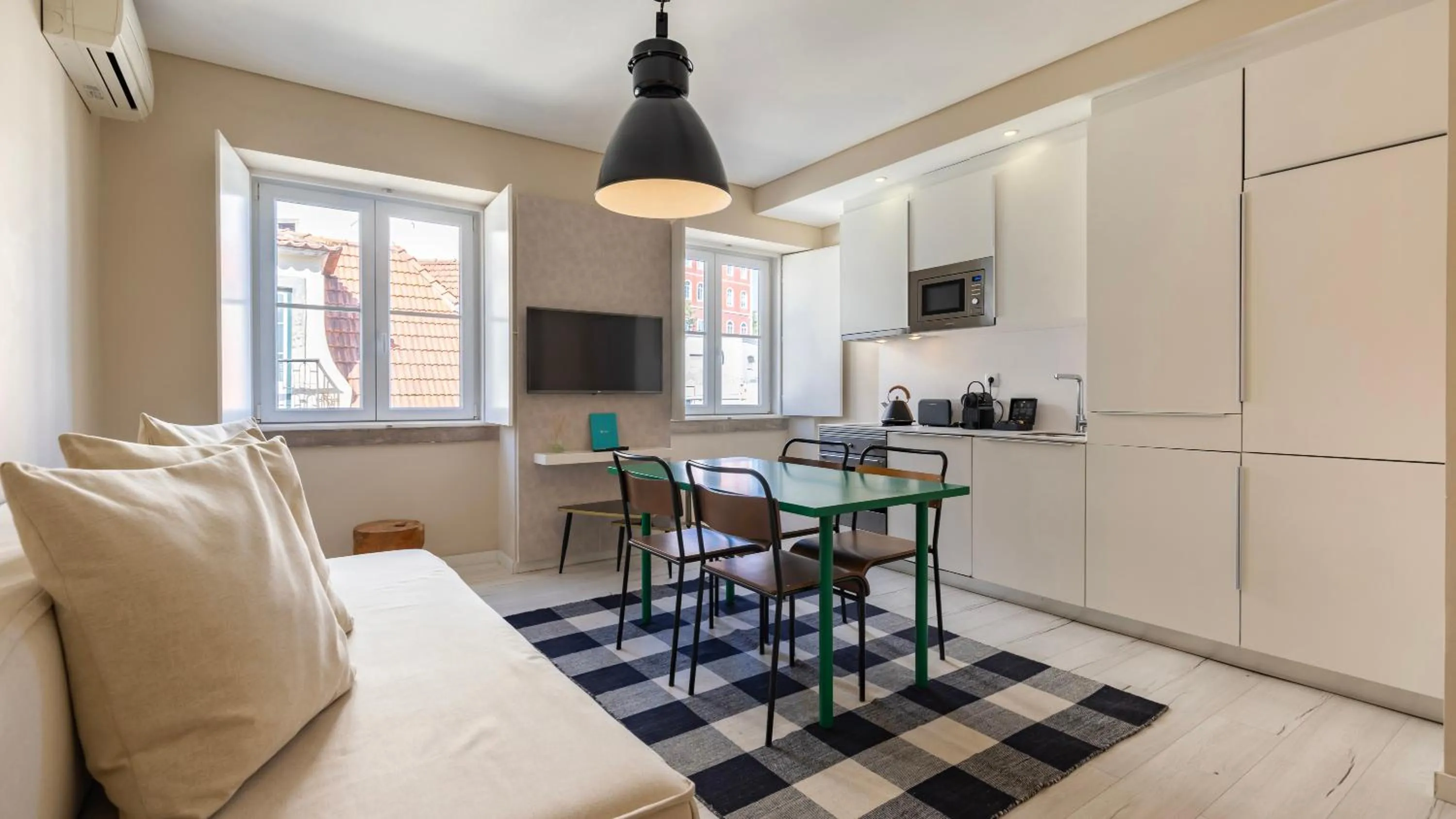 Kitchen or kitchenette in Carmo 43