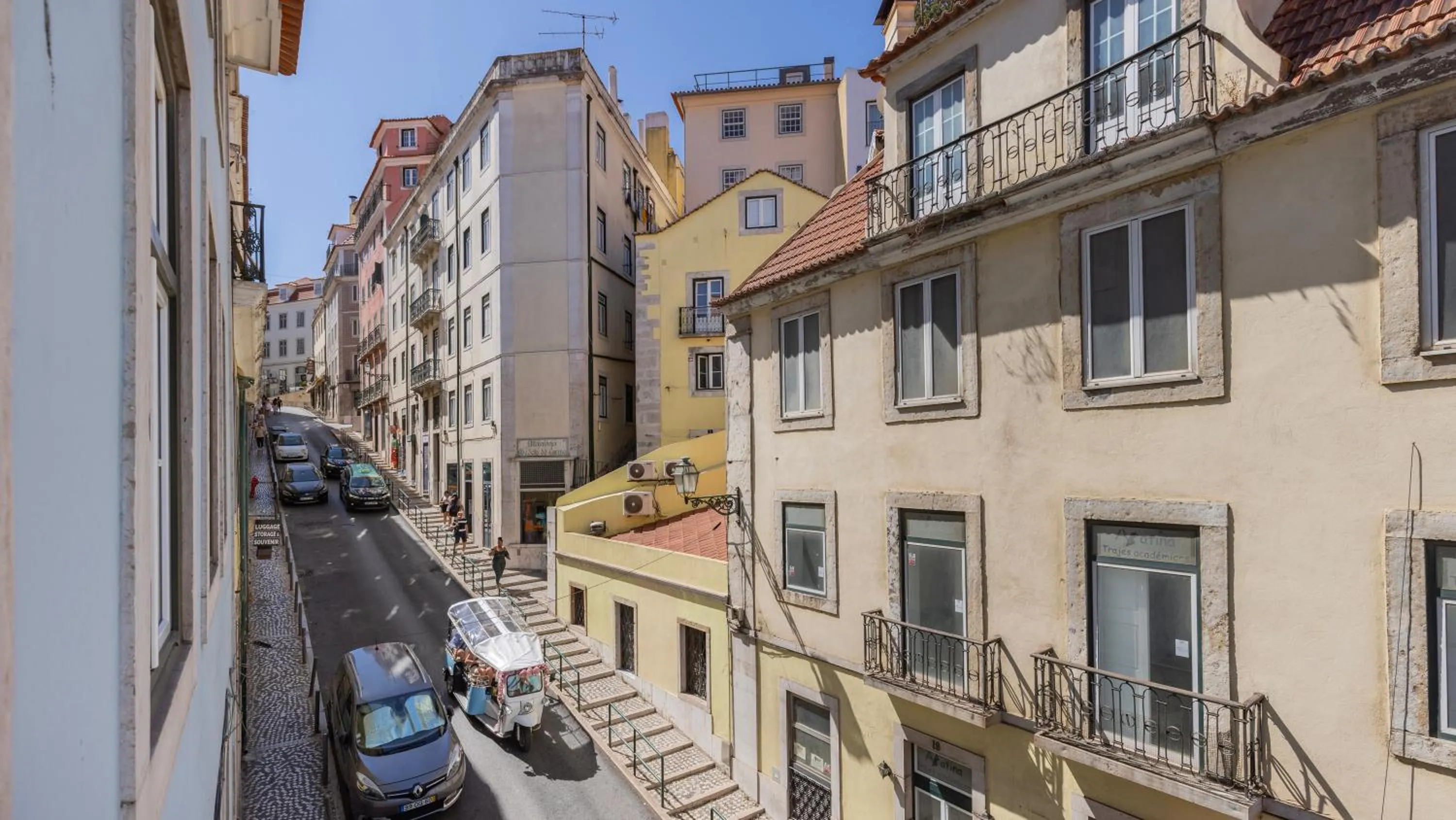 Street view in Carmo 43