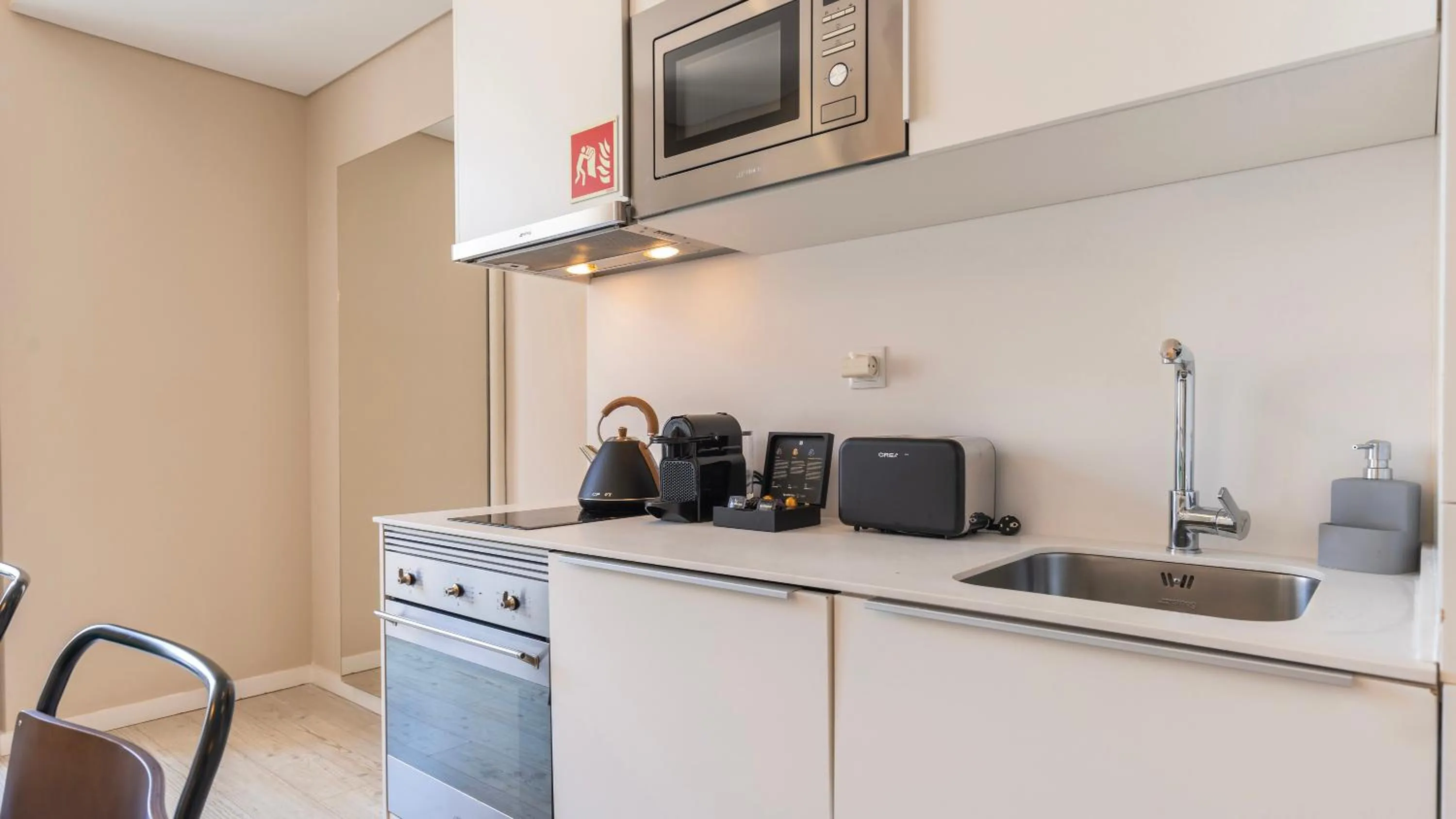 Kitchen or kitchenette in Carmo 43