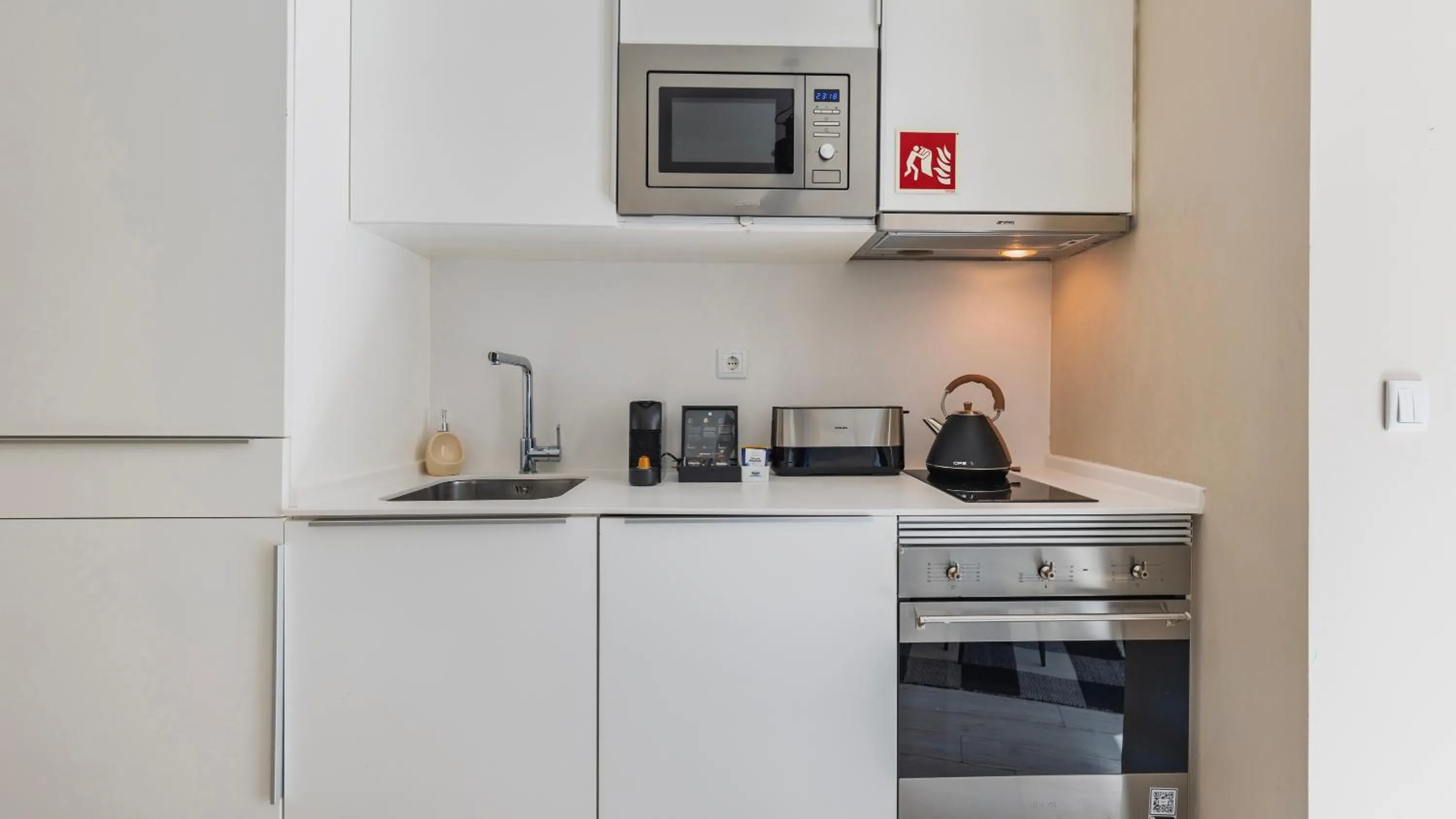 Kitchen or kitchenette in Carmo 43