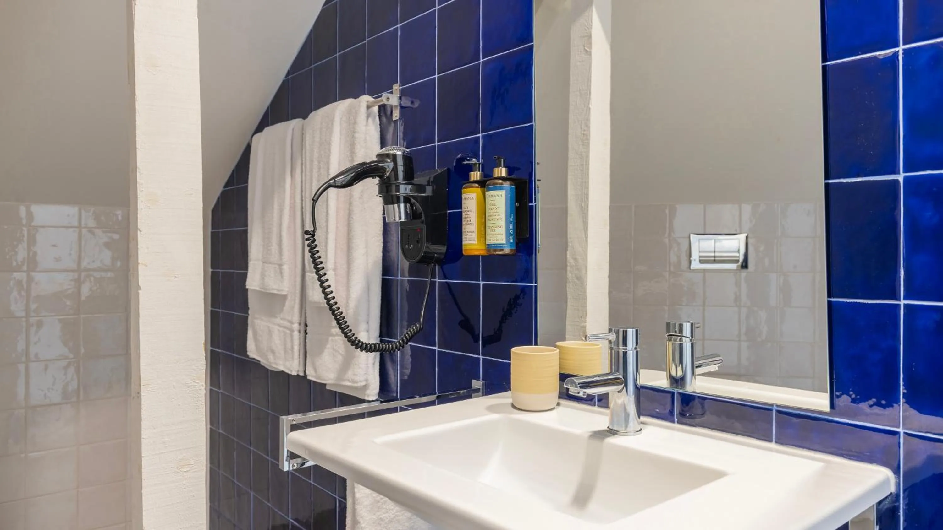 Bathroom in Carmo 43