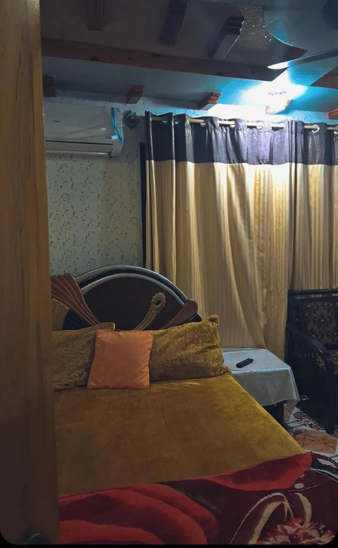 Bed in AK Hotel Abbottabad