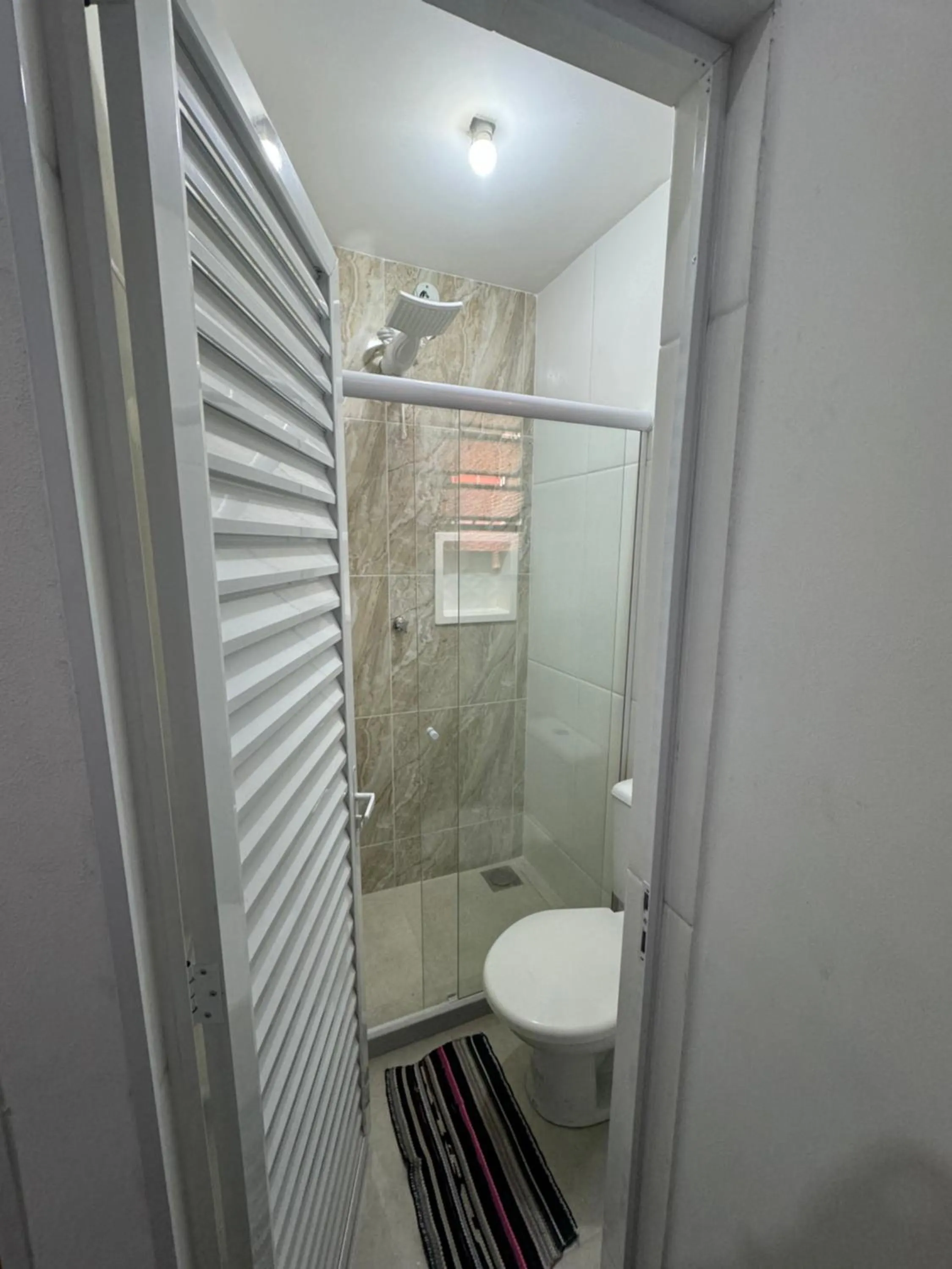 Shower in Maracanã Hostel Sport Bar