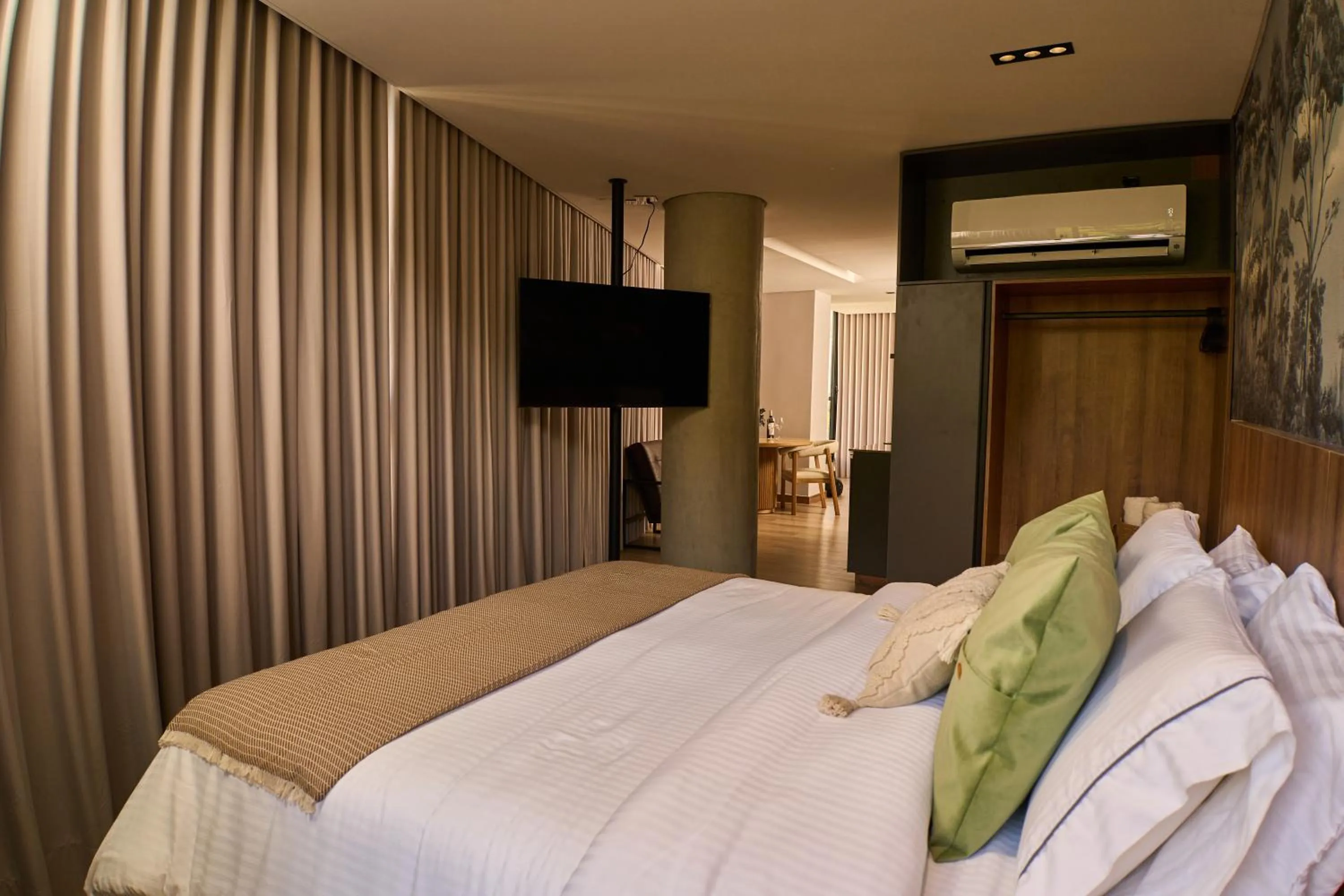 Bed in HYPE STATES Cali