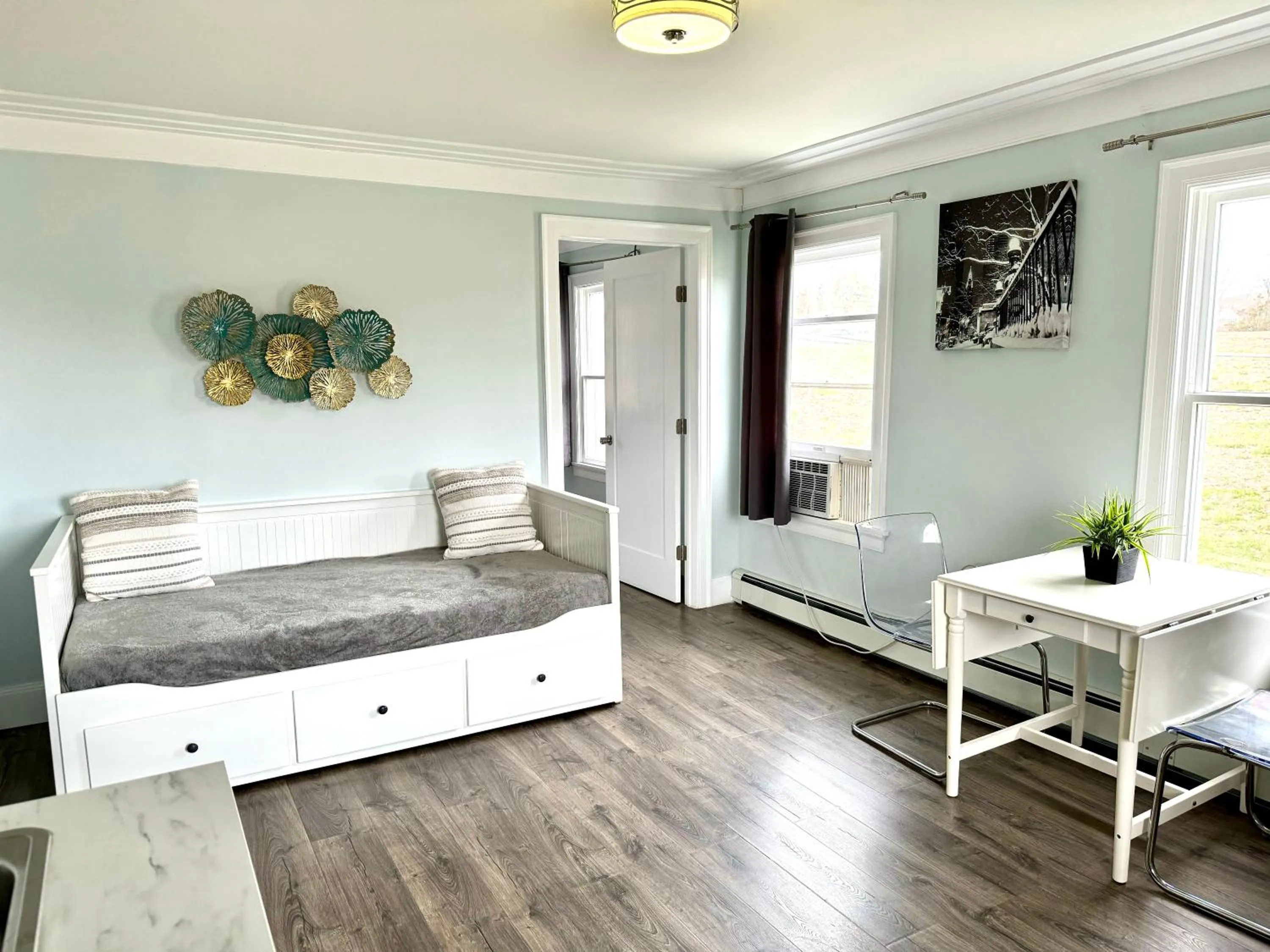 Living room, Bed in Solano Inn