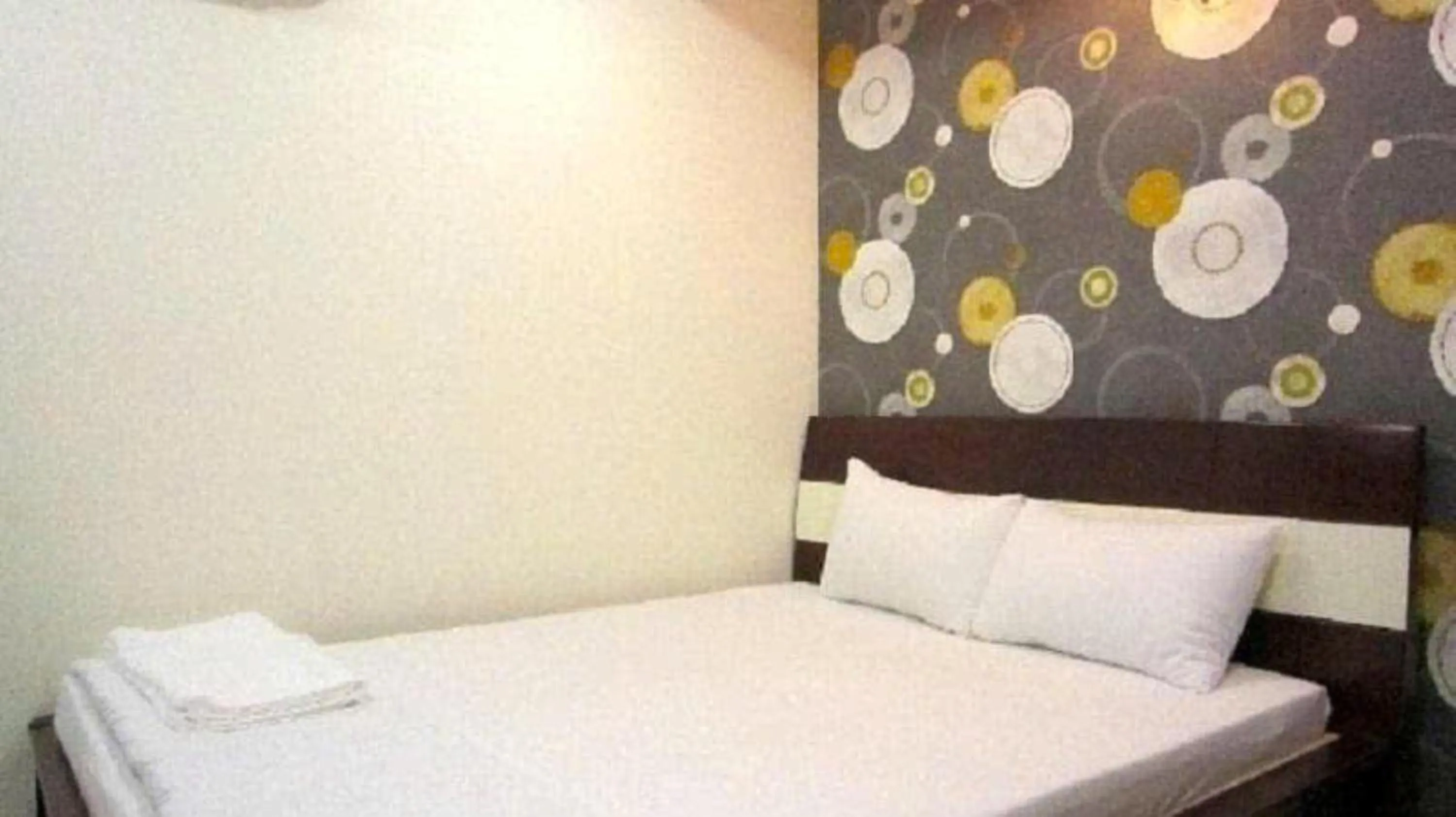 Bedroom, Bed in Quang Huy Hotel