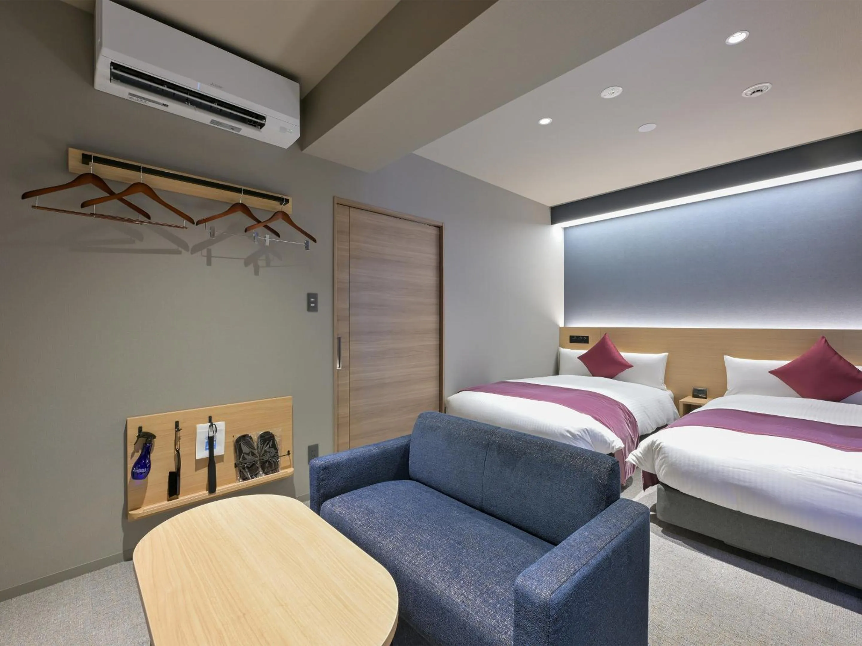 Bed in HOTEL R9 Premium Ichikawaekimae