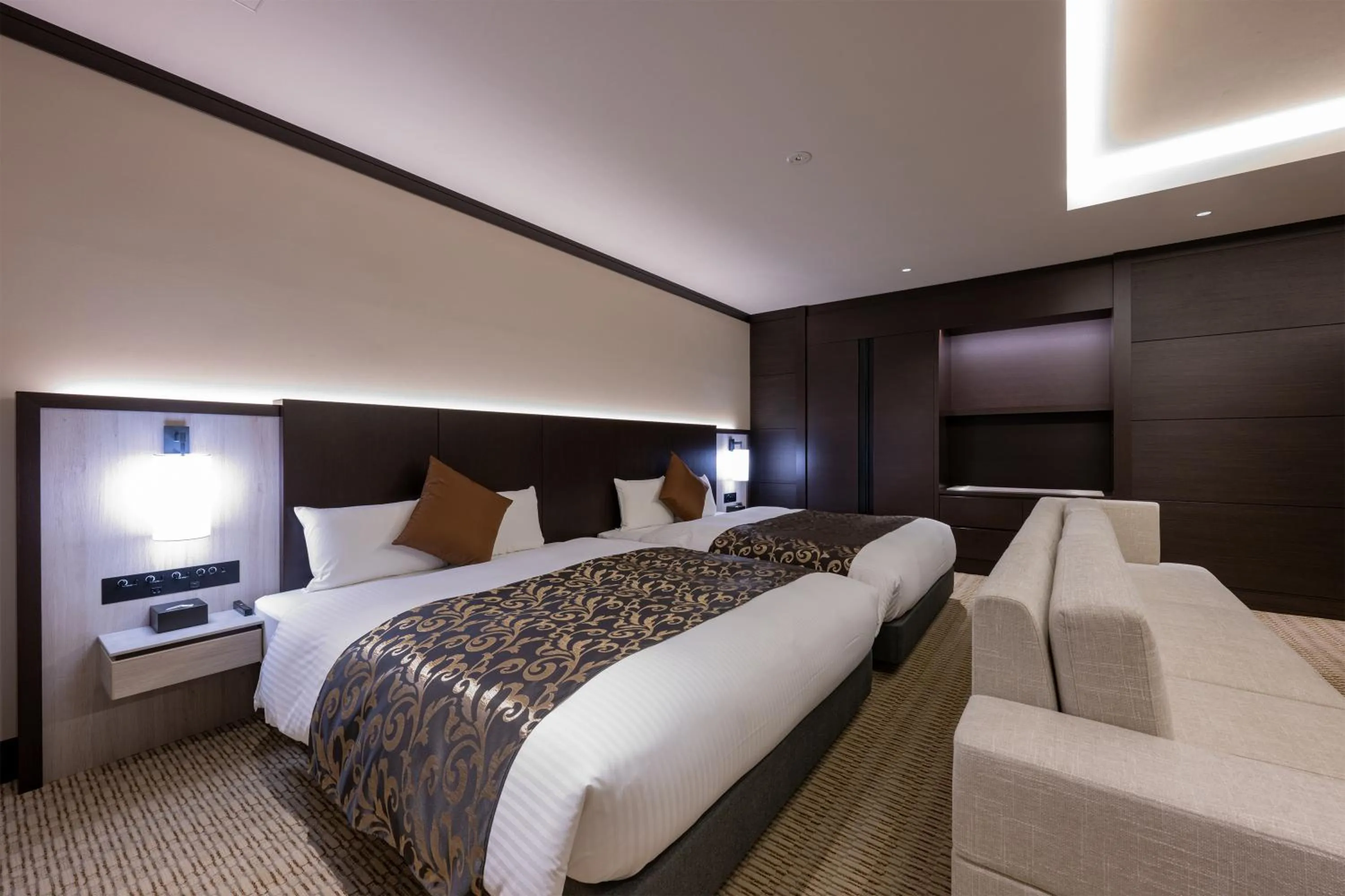 Bed in HOTEL R9 Premium Ichikawaekimae