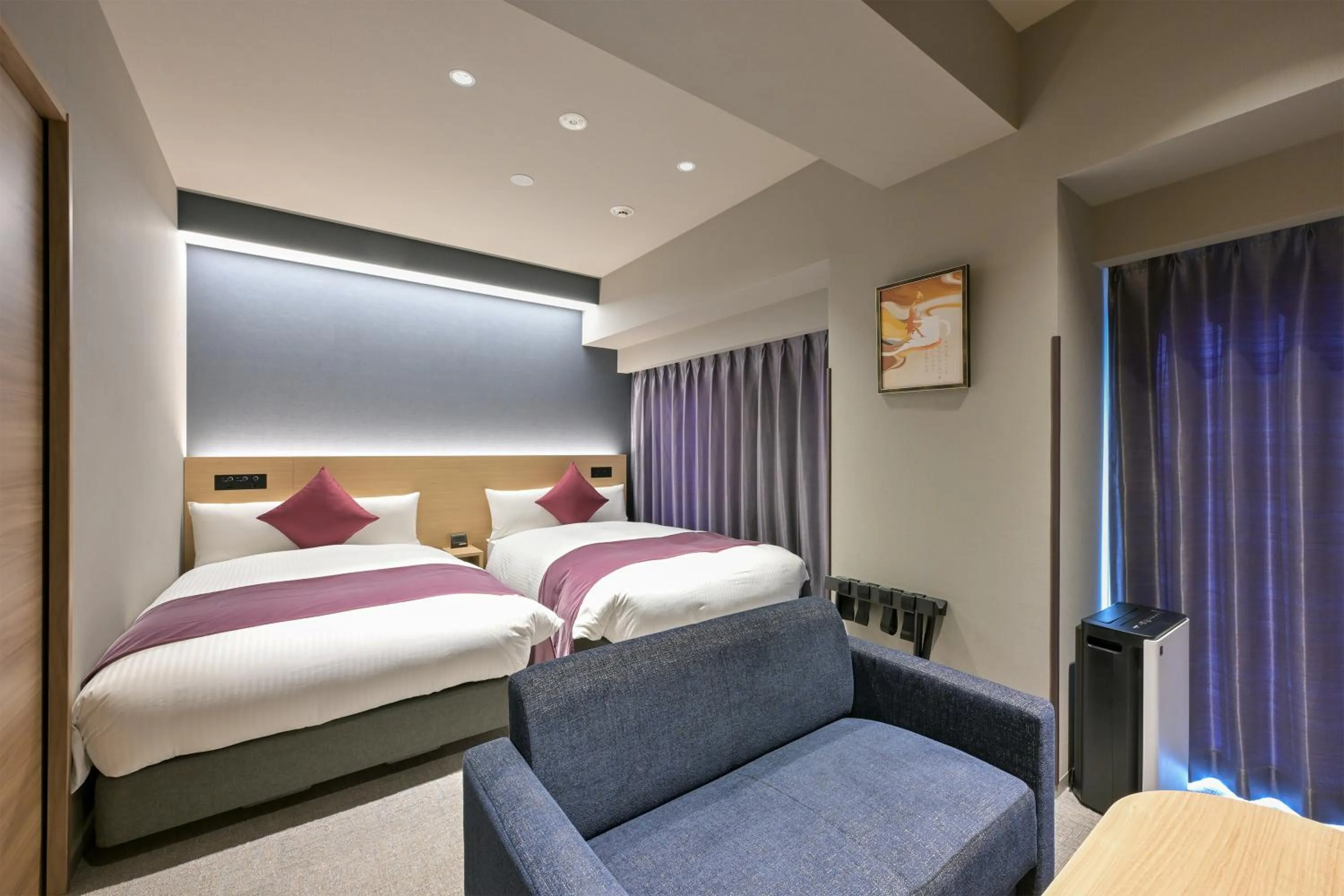 Bed in HOTEL R9 Premium Ichikawaekimae