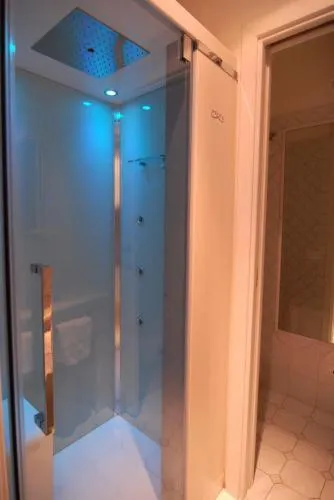 Bathroom in Albergo La Conca Azzurra