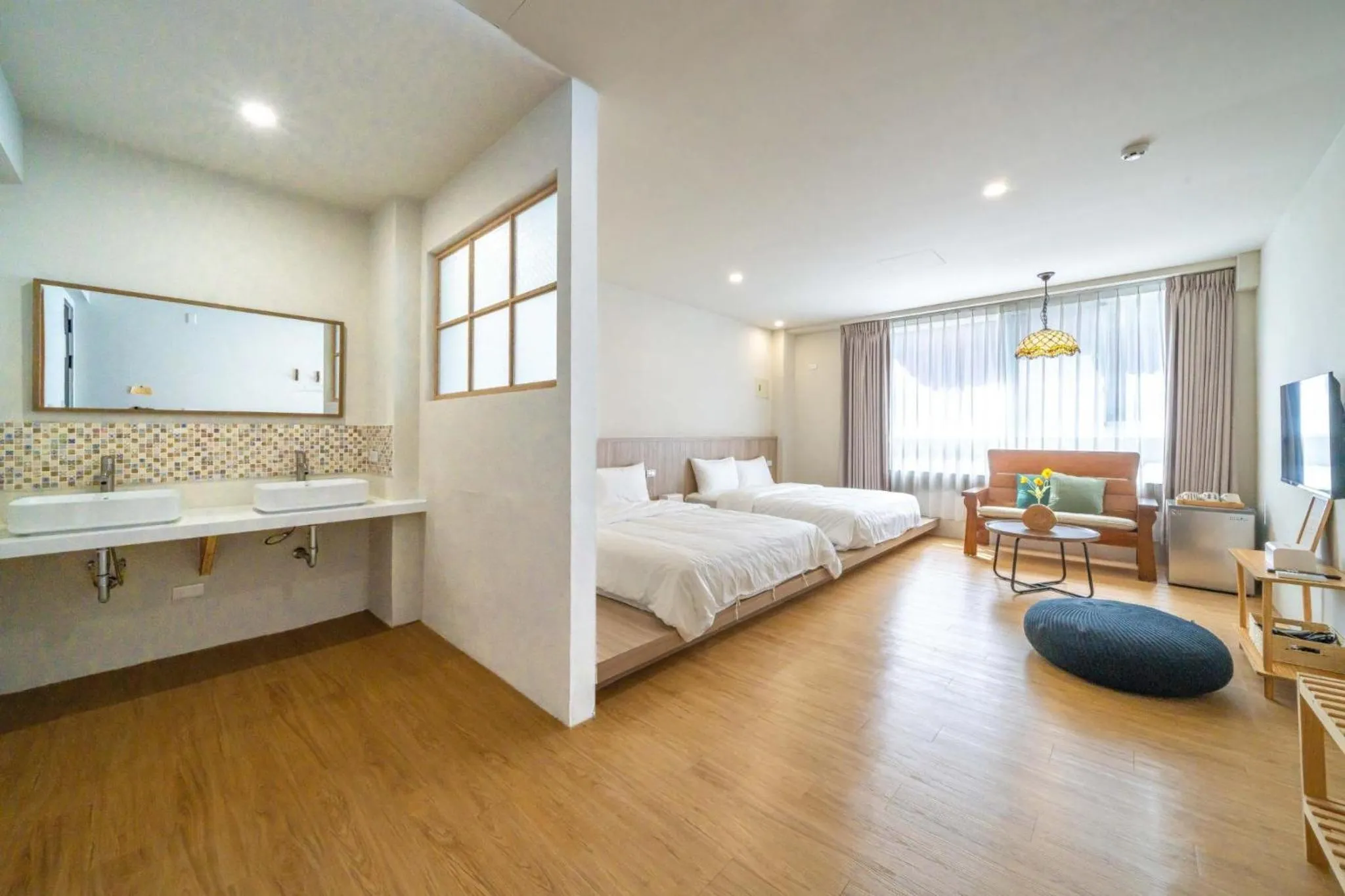 On site, Bed in Nantuju