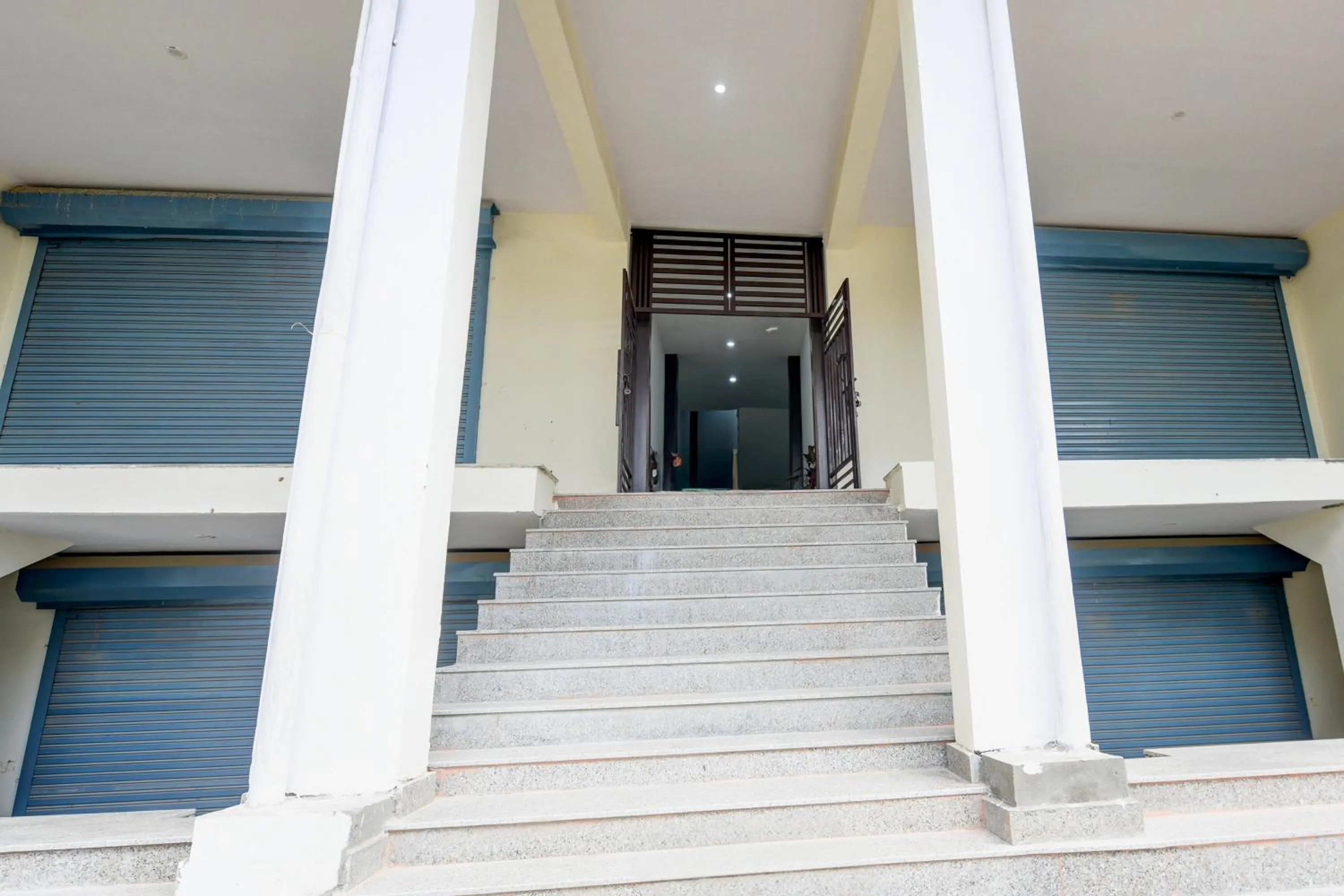 Facade/entrance in Hotel O Glory Galaxy