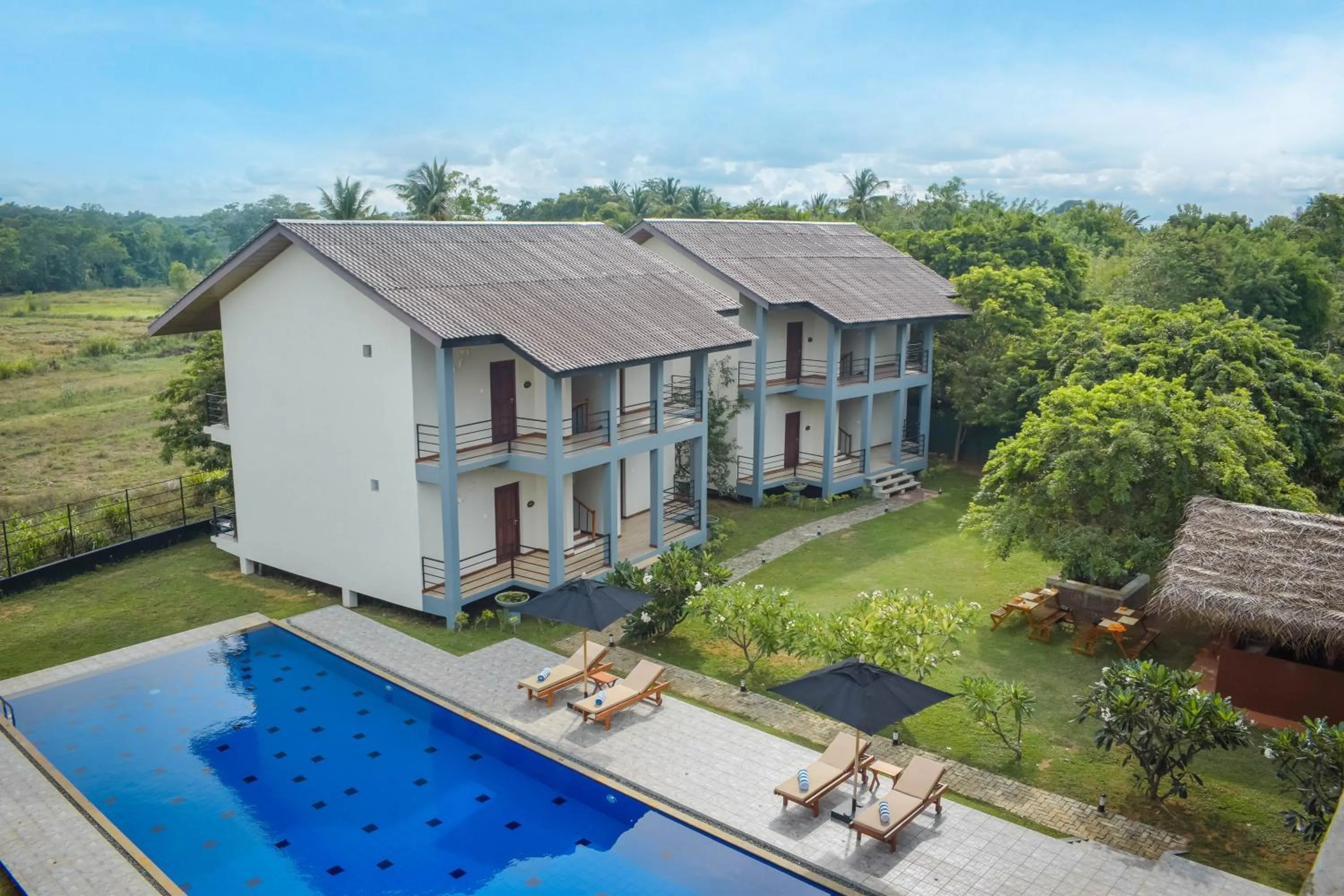 Swimming pool in Hotel Sigiriyaaya