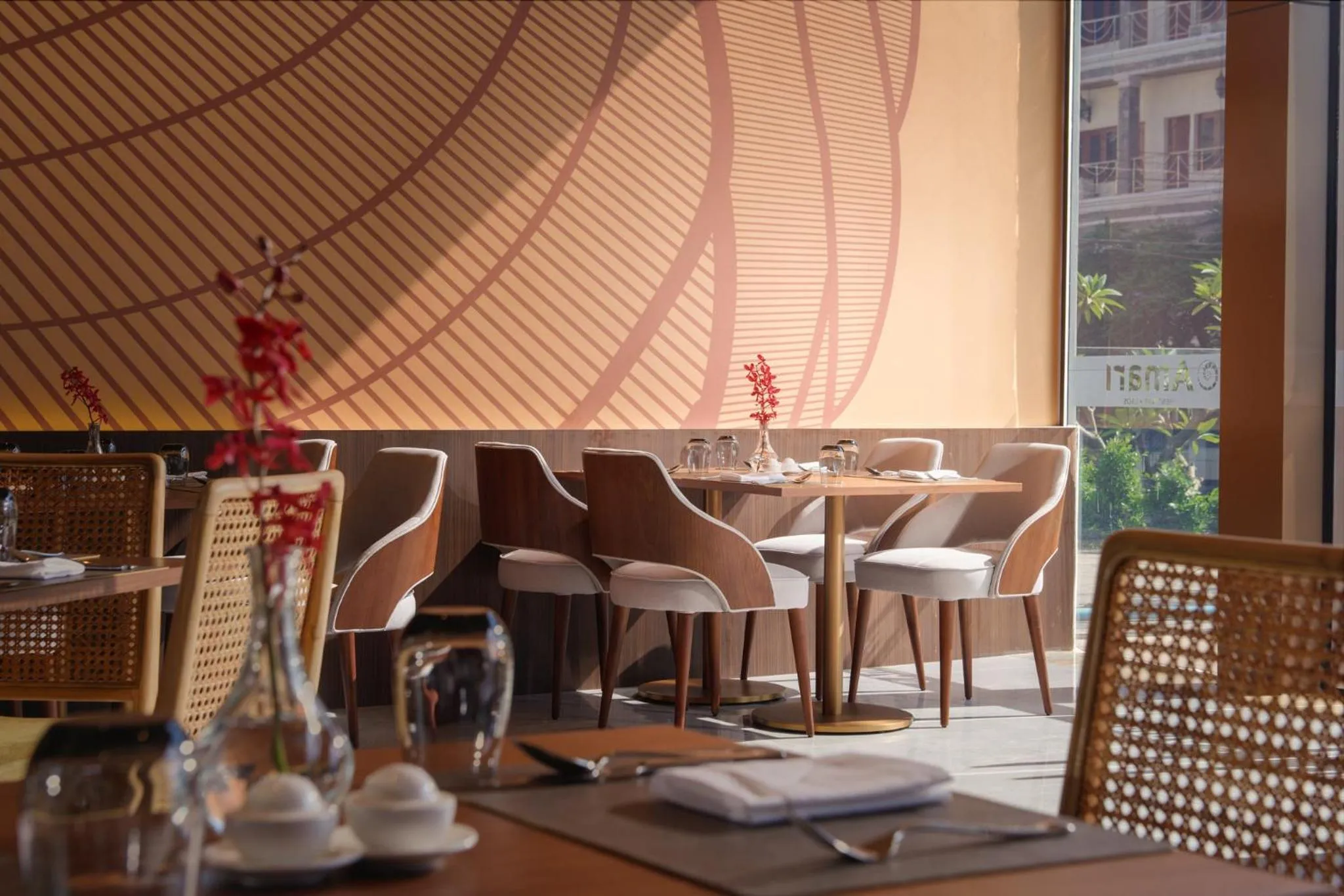 Restaurant/places to eat in Amari Vientiane