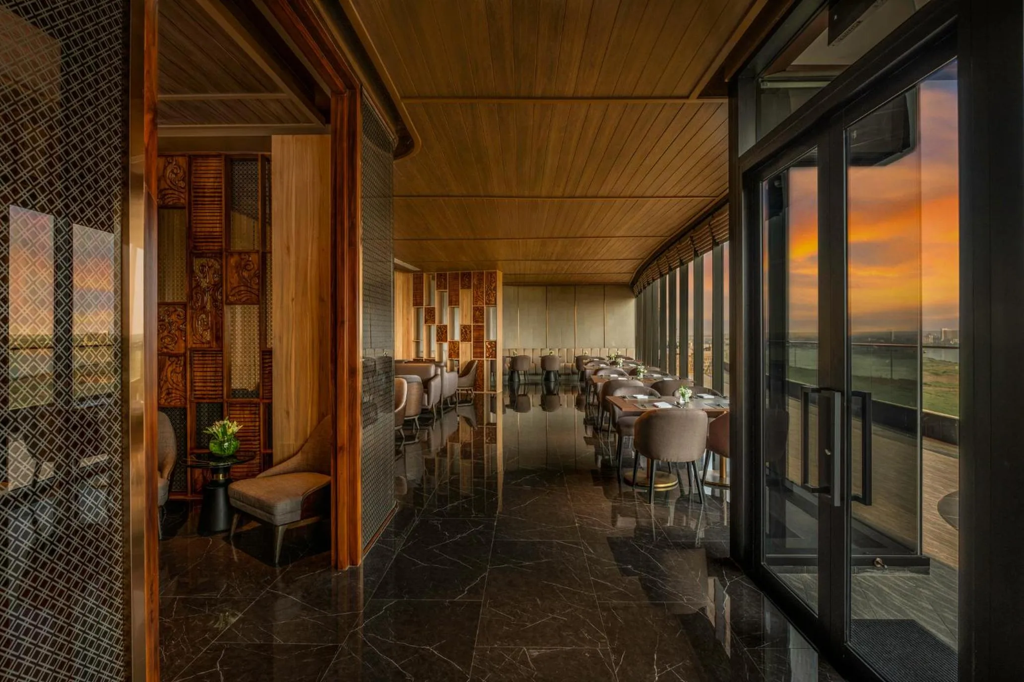 Restaurant/places to eat in Amari Vientiane